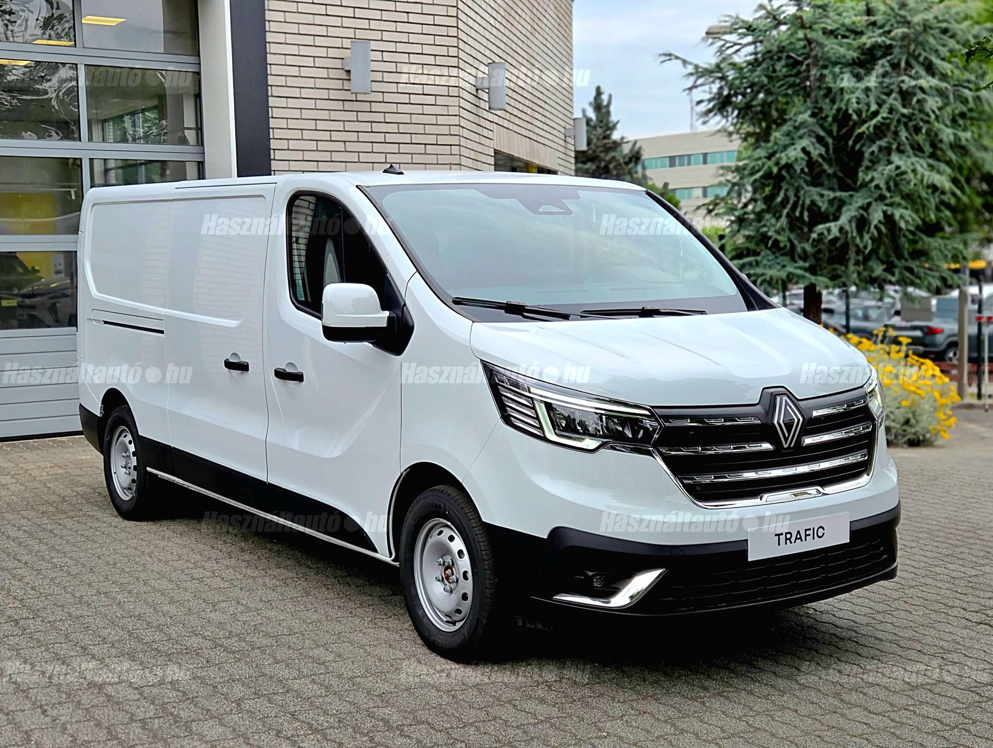 RENAULT TRAFIC 2026 - 1
