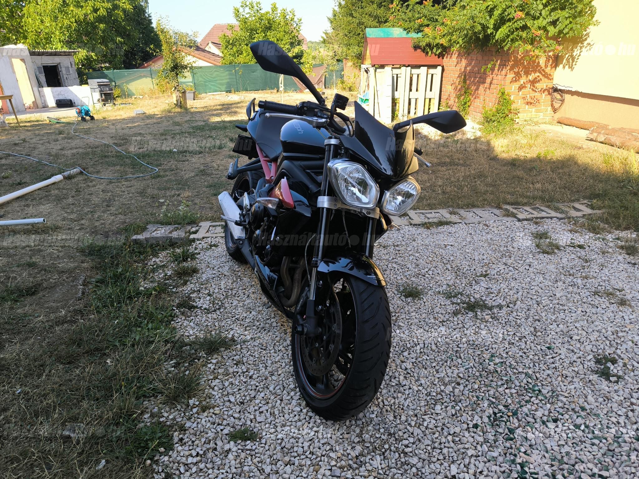 TRIUMPH STREET TRIPLE 675 R 2014 - 1