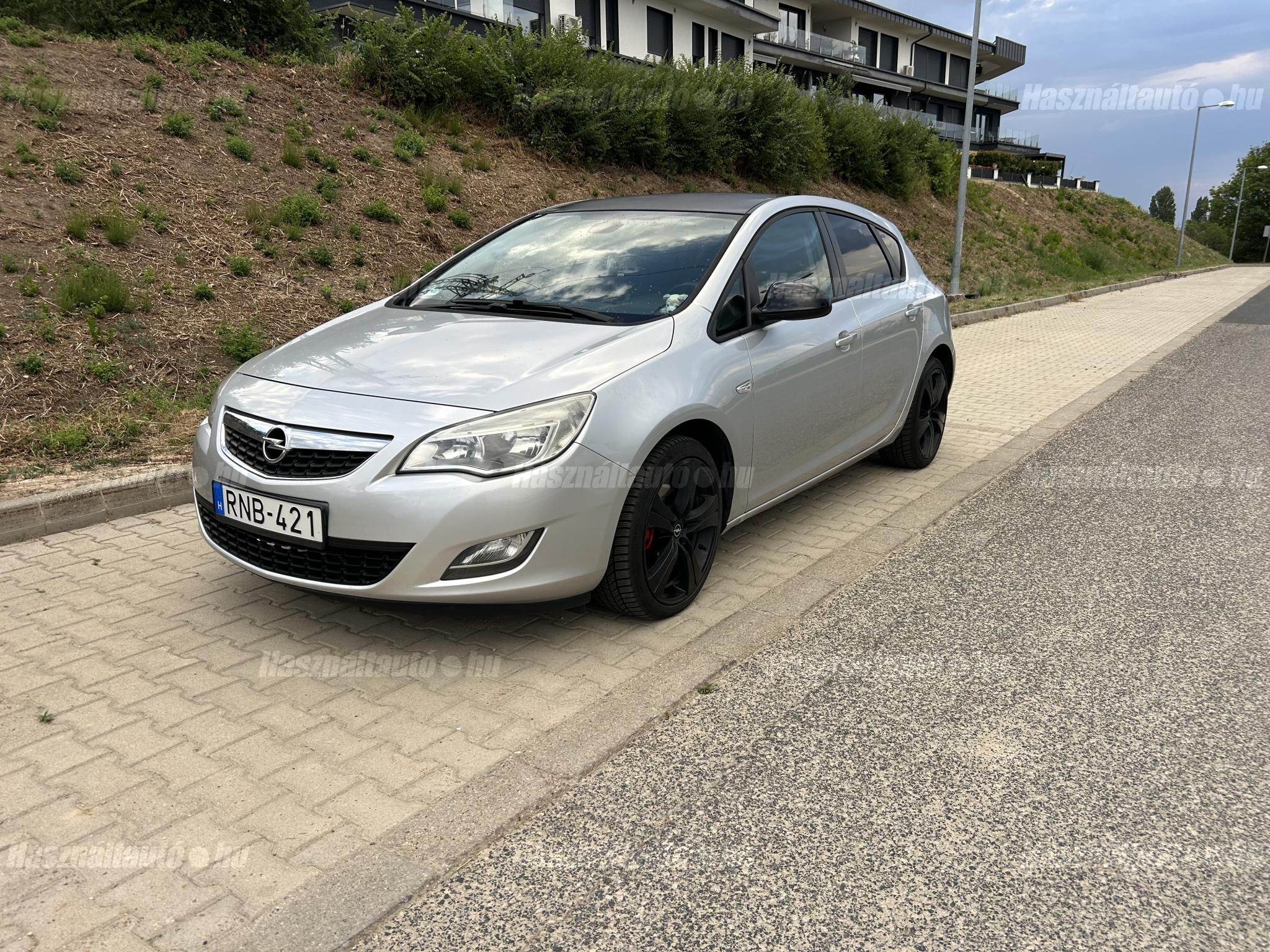 OPEL ASTRA J 2010/6 - 1