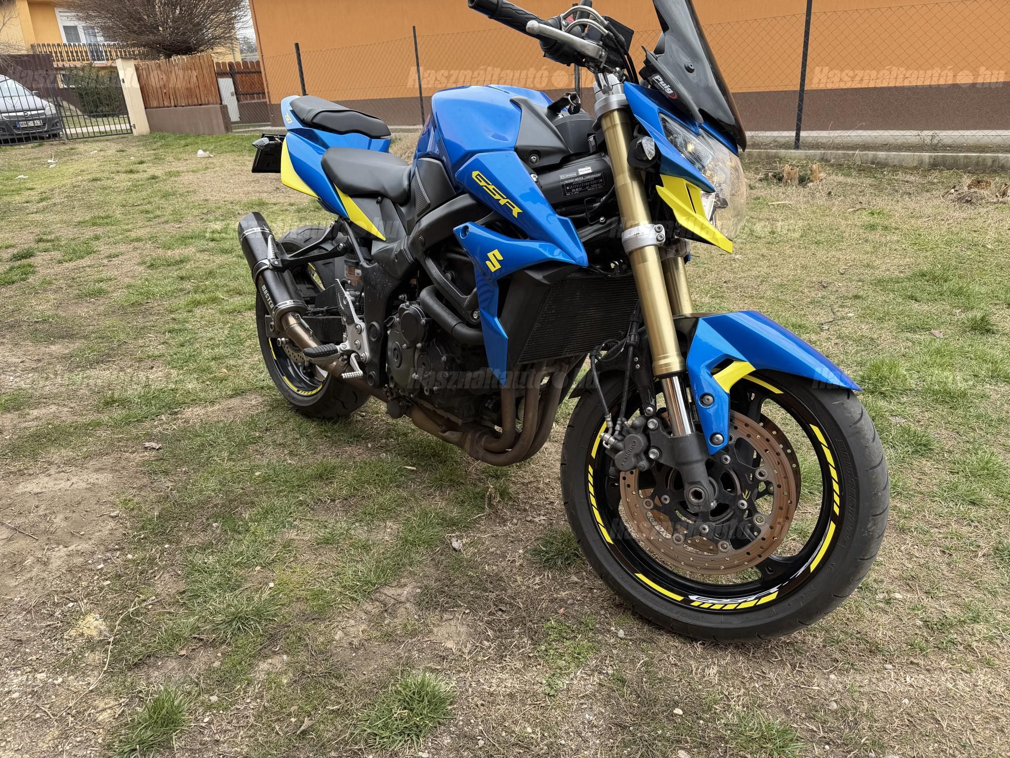 SUZUKI GSR 750 2012/11 - 1