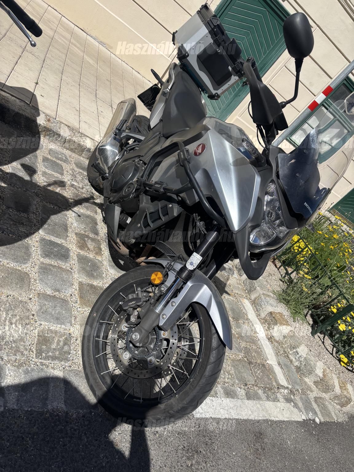 HONDA VFR 1200 X 2016/11 - 1