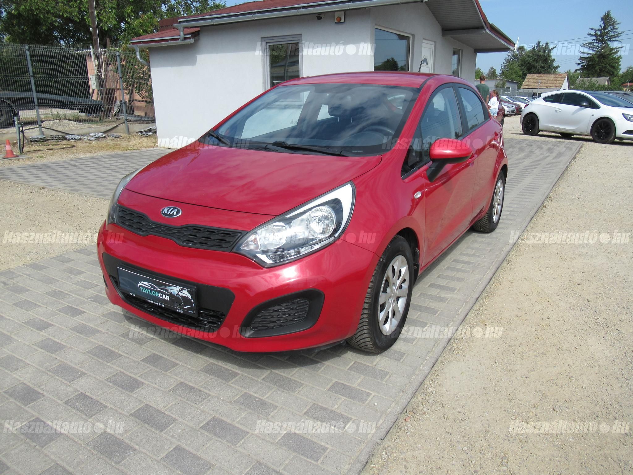 KIA RIO 2013/5 - 1