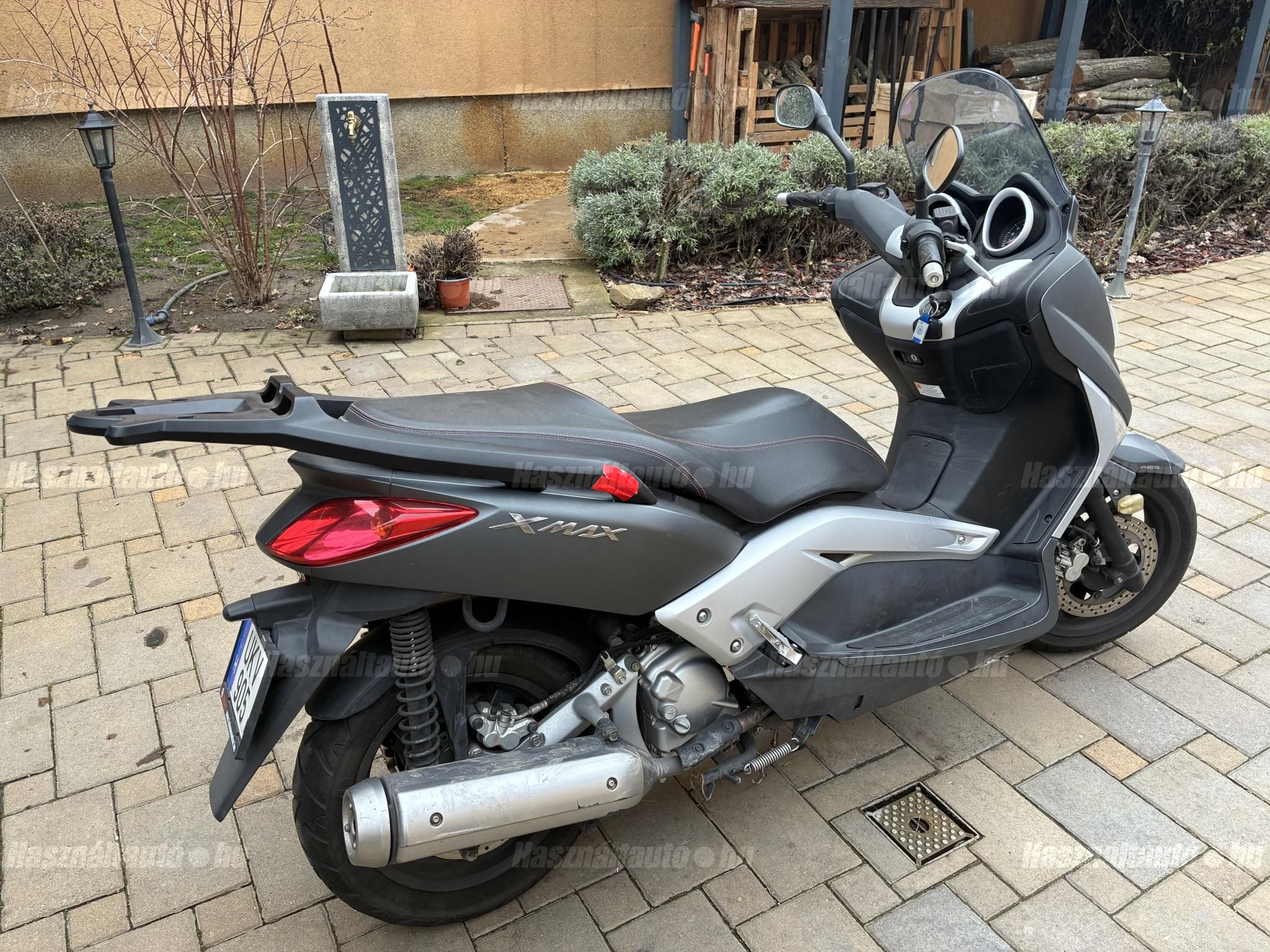 YAMAHA X-MAX 250 2013/6 - 1