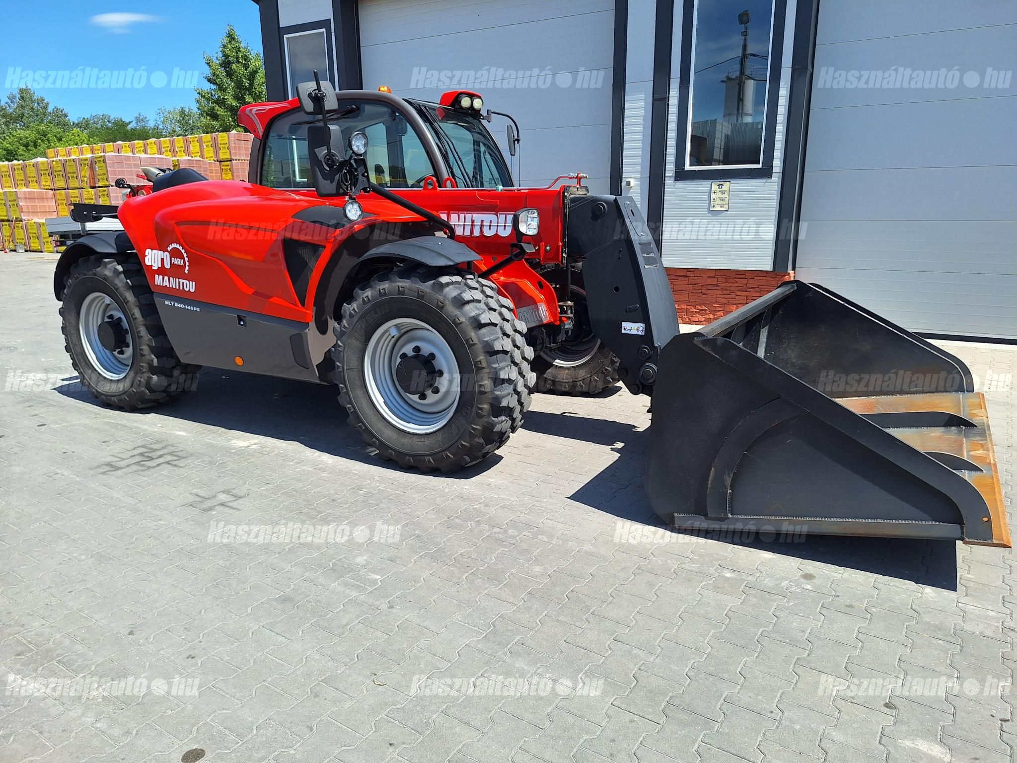 MANITOU 2018 - 1