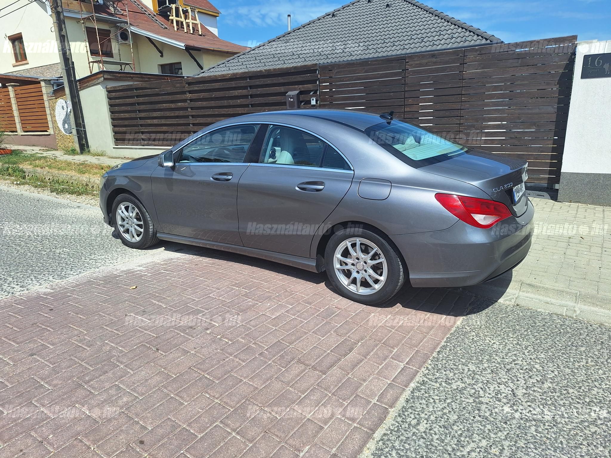 MERCEDES-BENZ CLA 200 2014/8 - 1