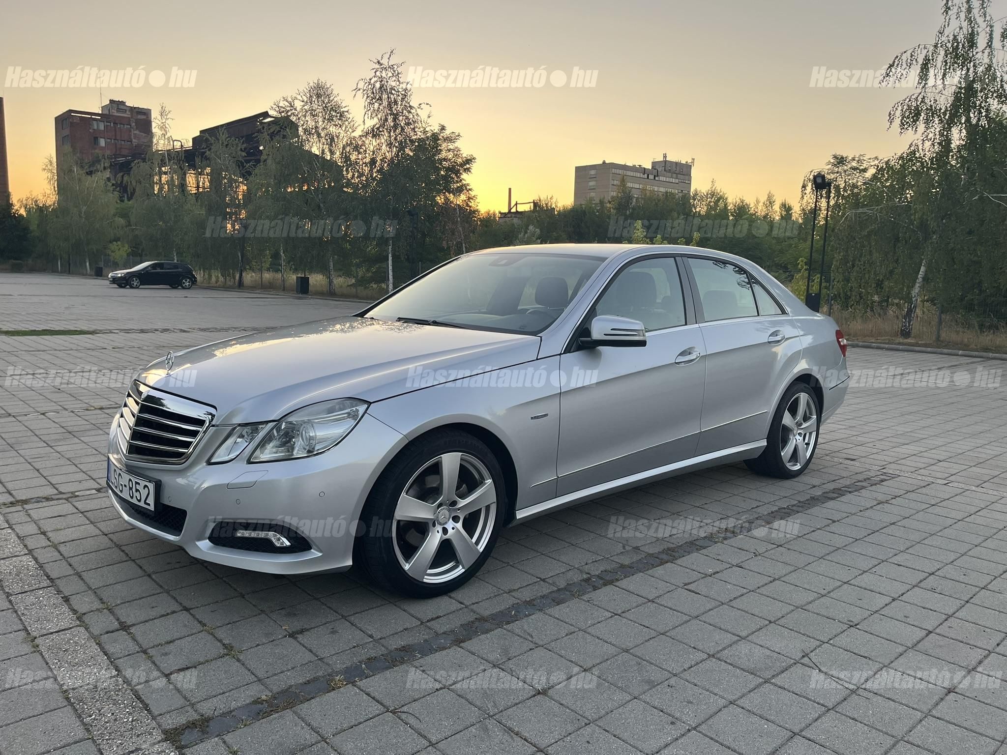 MERCEDES-BENZ E 220 2009/6 - 1