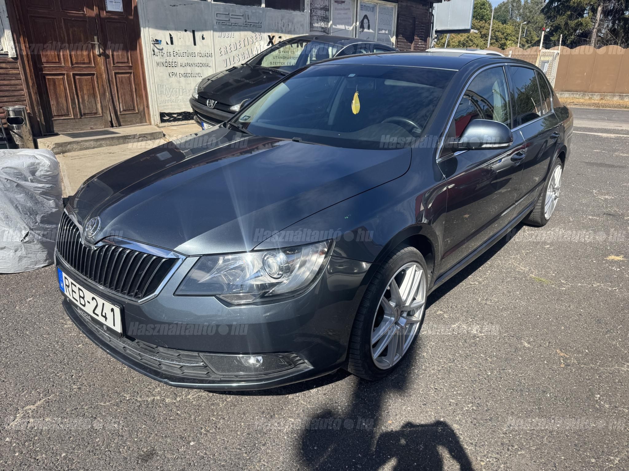 SKODA SUPERB 2013/11 - 1