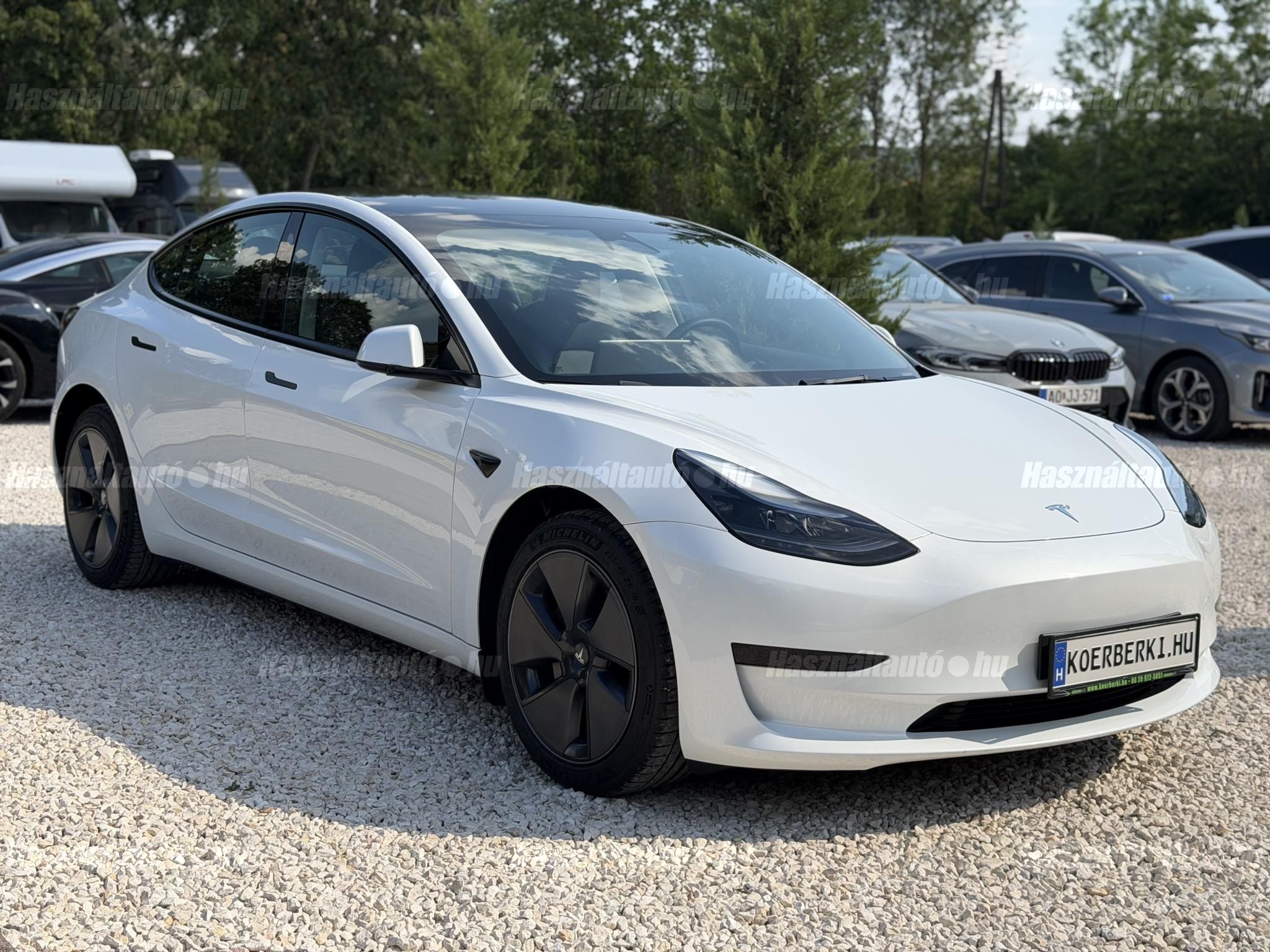 TESLA MODEL 3 2023/5 - 1