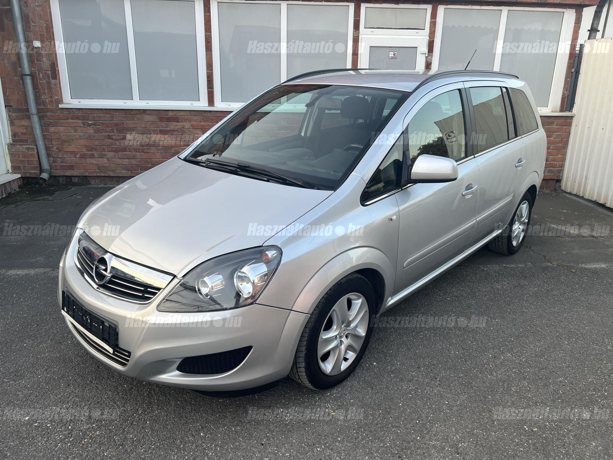 OPEL ZAFIRA B 2011/8 - 1