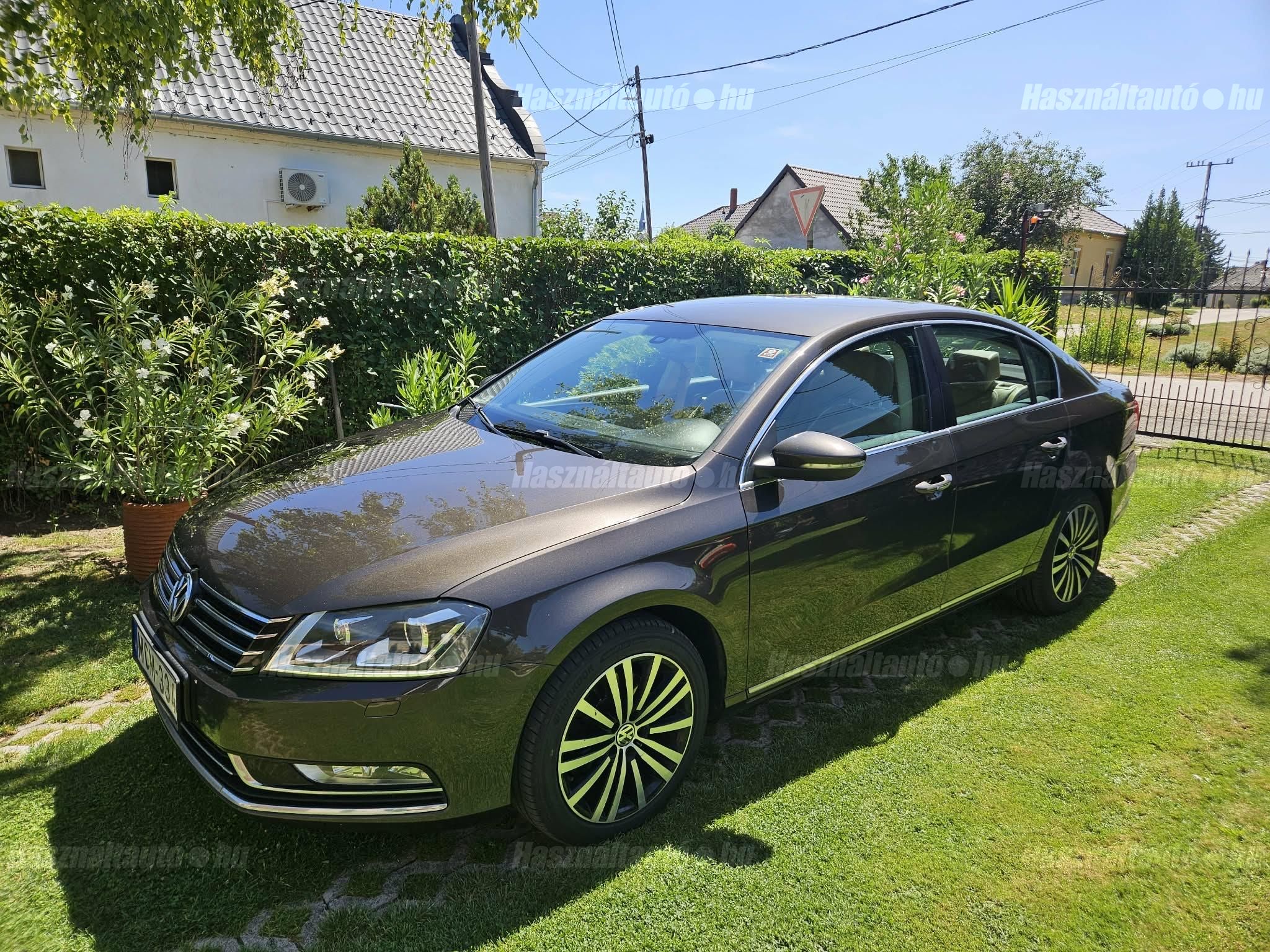 VOLKSWAGEN PASSAT VII 2012/8 - 1