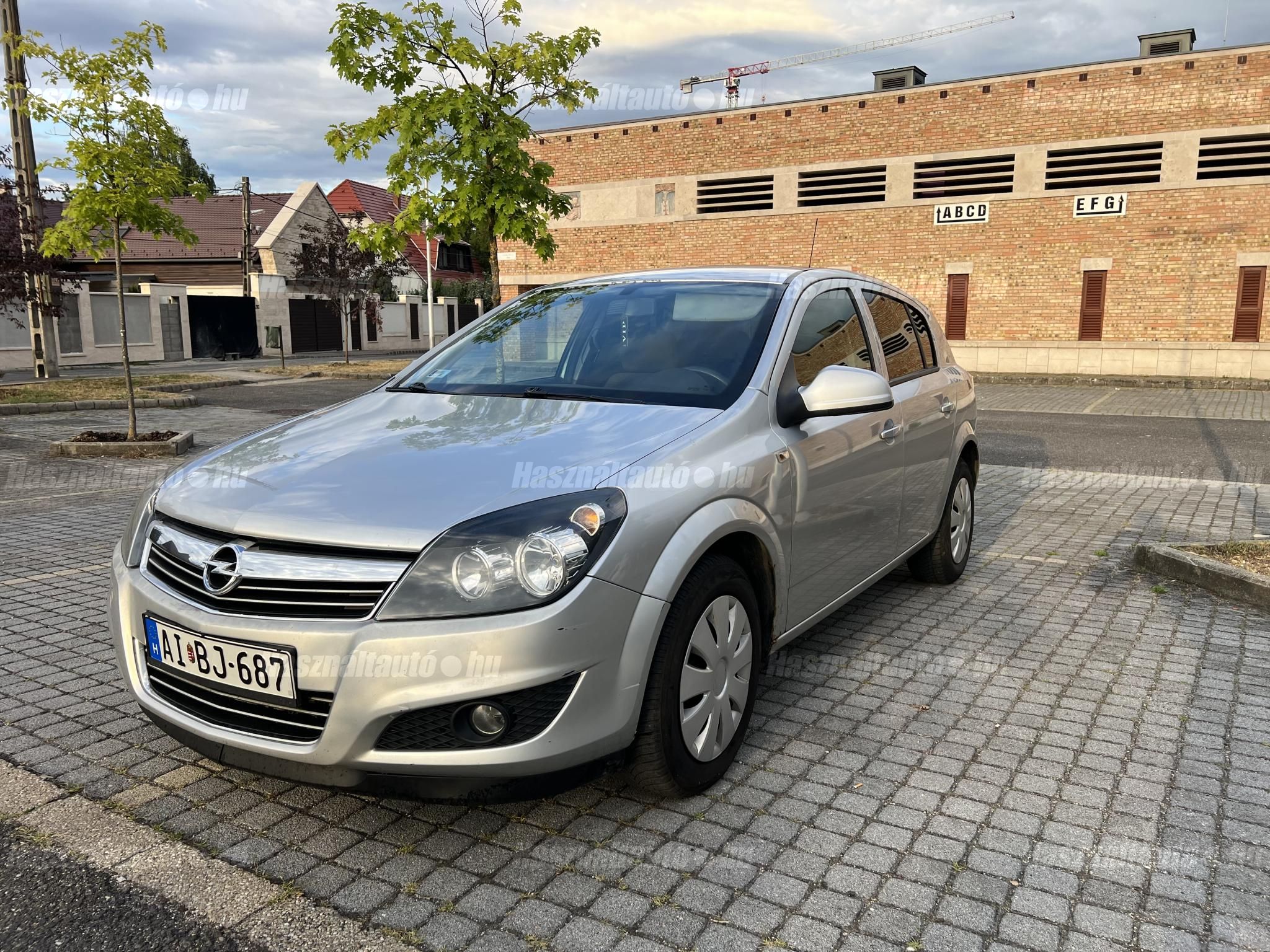 OPEL ASTRA H 2010/4 - 1