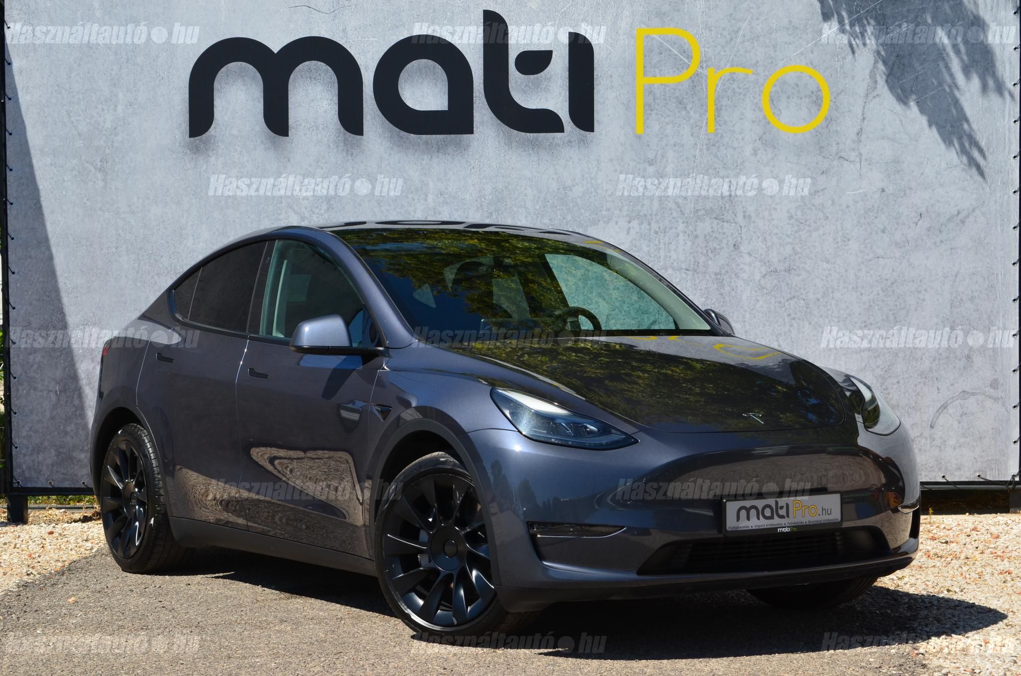 TESLA MODEL Y 2023/4 - 1