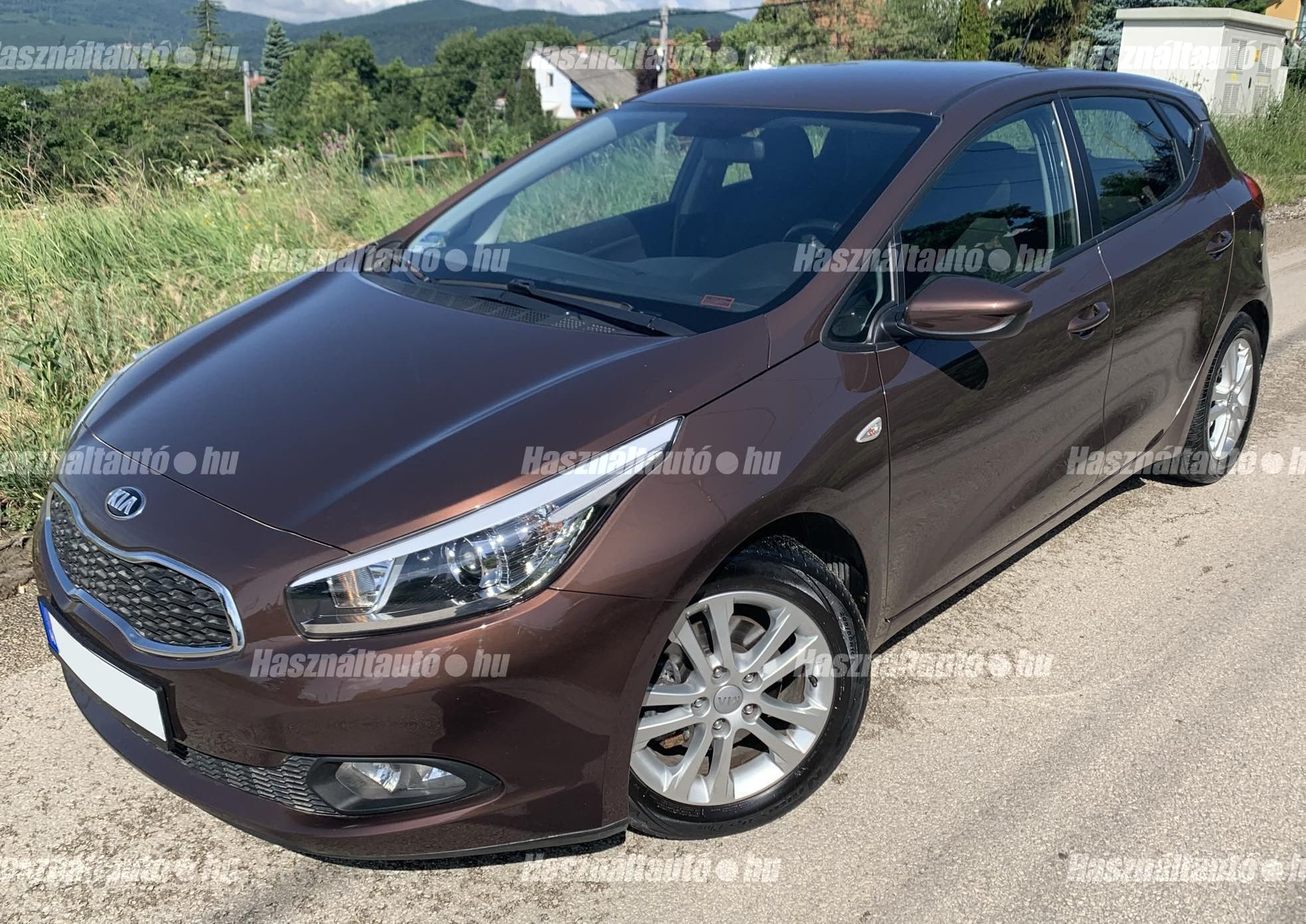 KIA CEE'D 2012 - 1