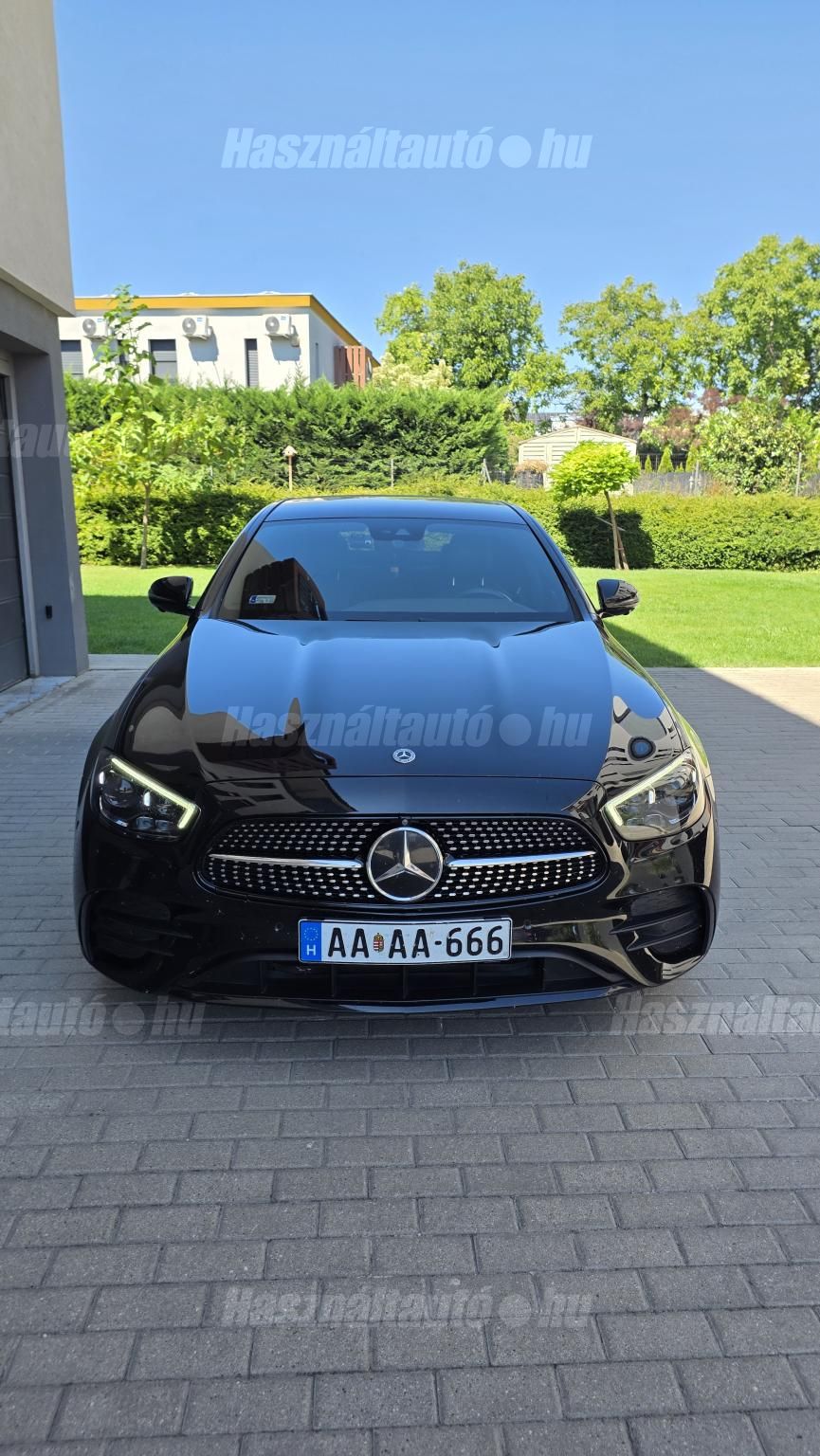 MERCEDES-BENZ E 220 2022/1 - 1