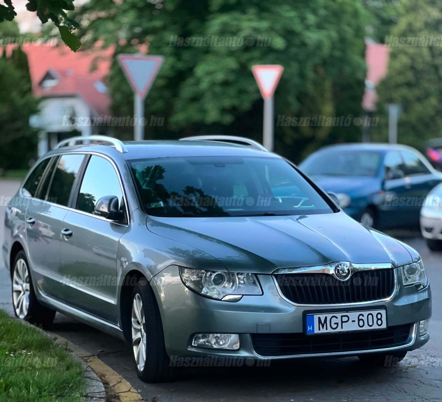SKODA SUPERB 2012/10 - 1