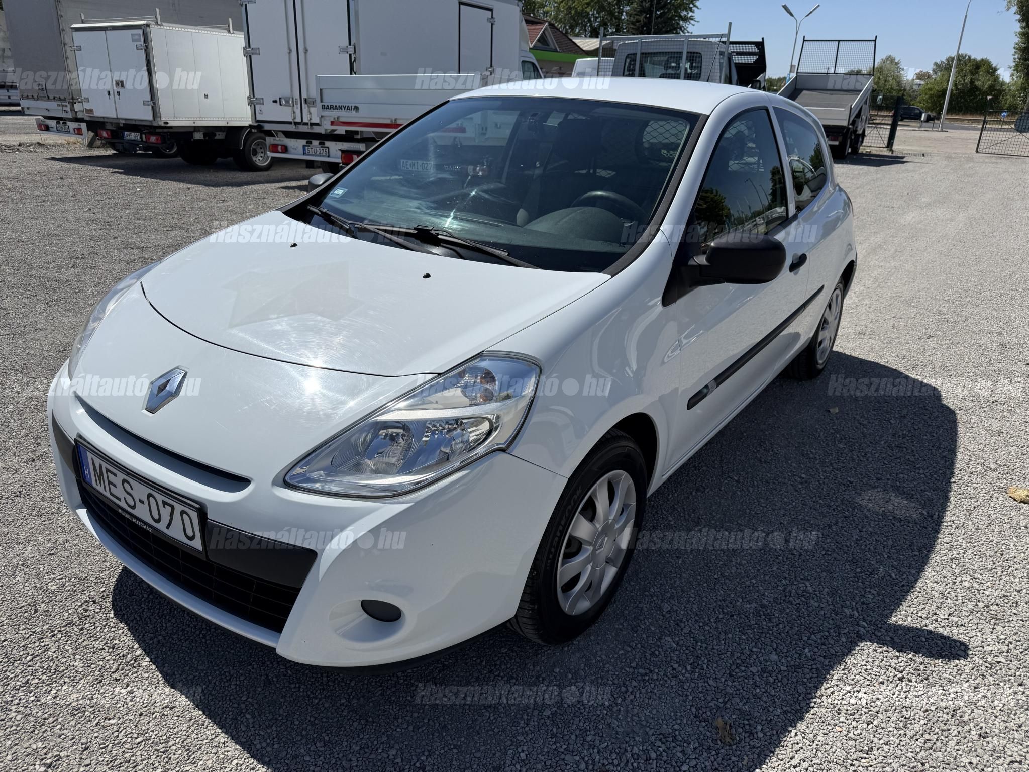 RENAULT CLIO 2012/8 - 1