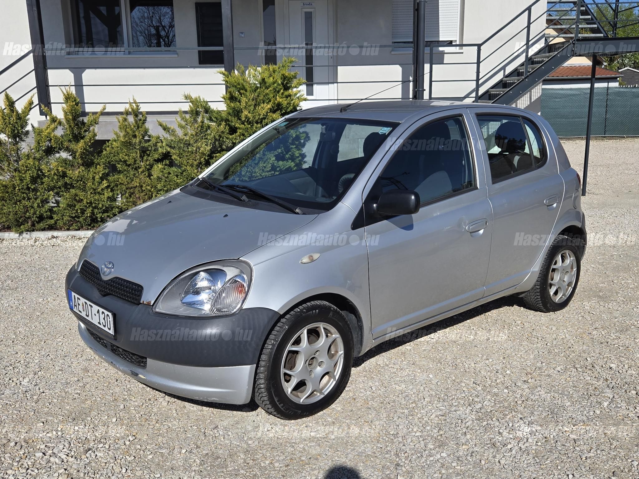TOYOTA YARIS 2002/7 - 1