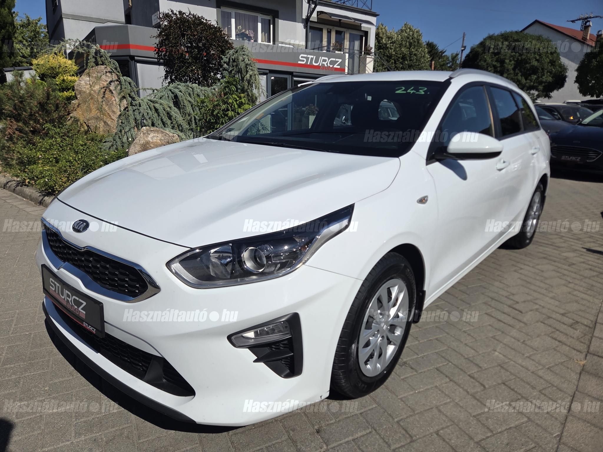 KIA CEE'D 2021/9 - 1