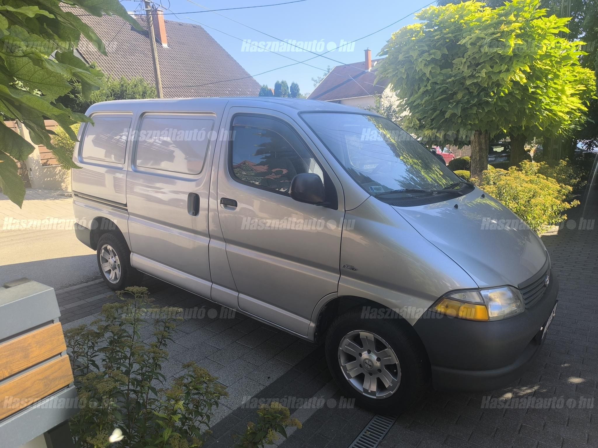 TOYOTA HIACE 2002/12 - 1