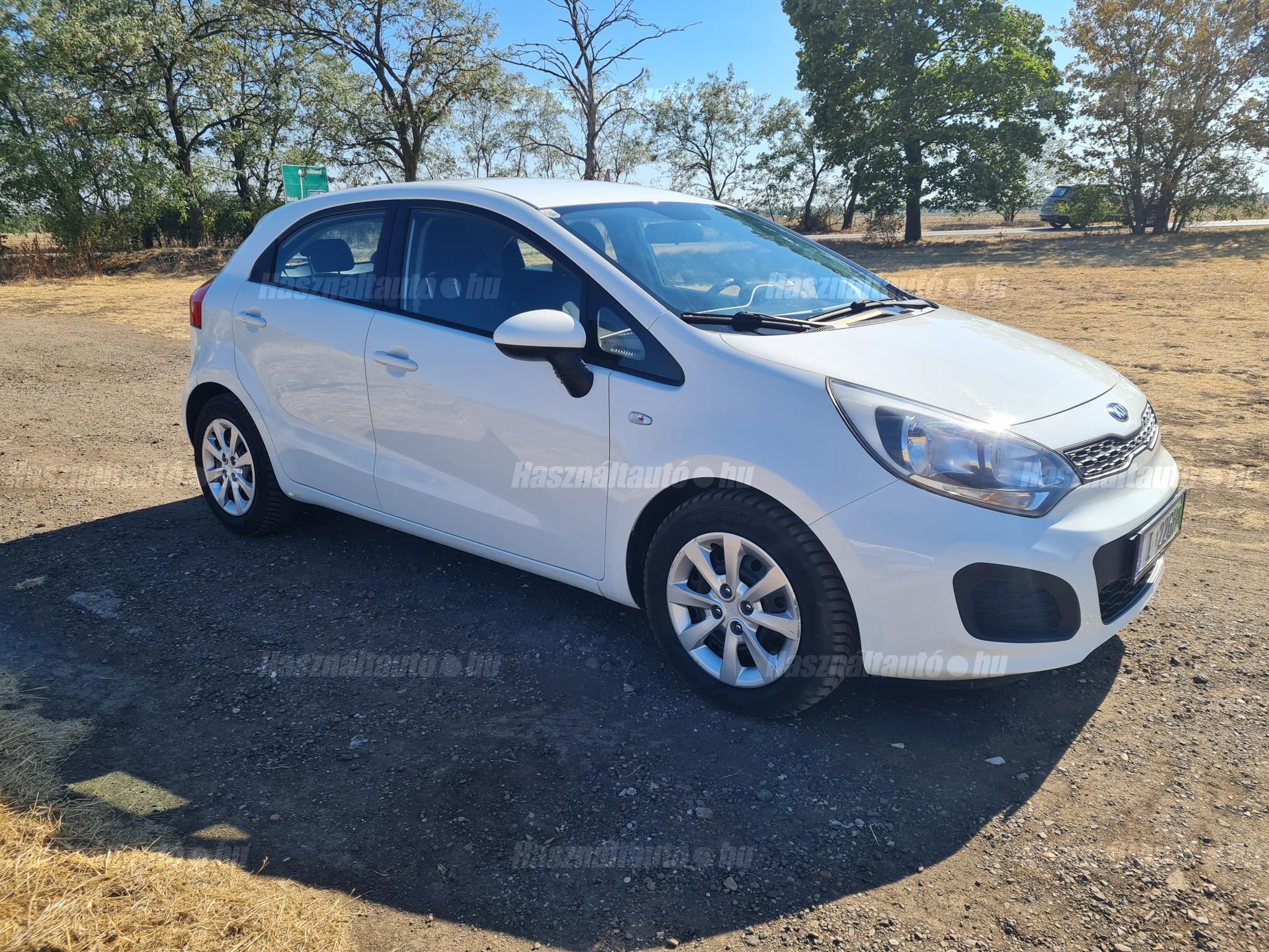 KIA RIO 2013/6 - 1