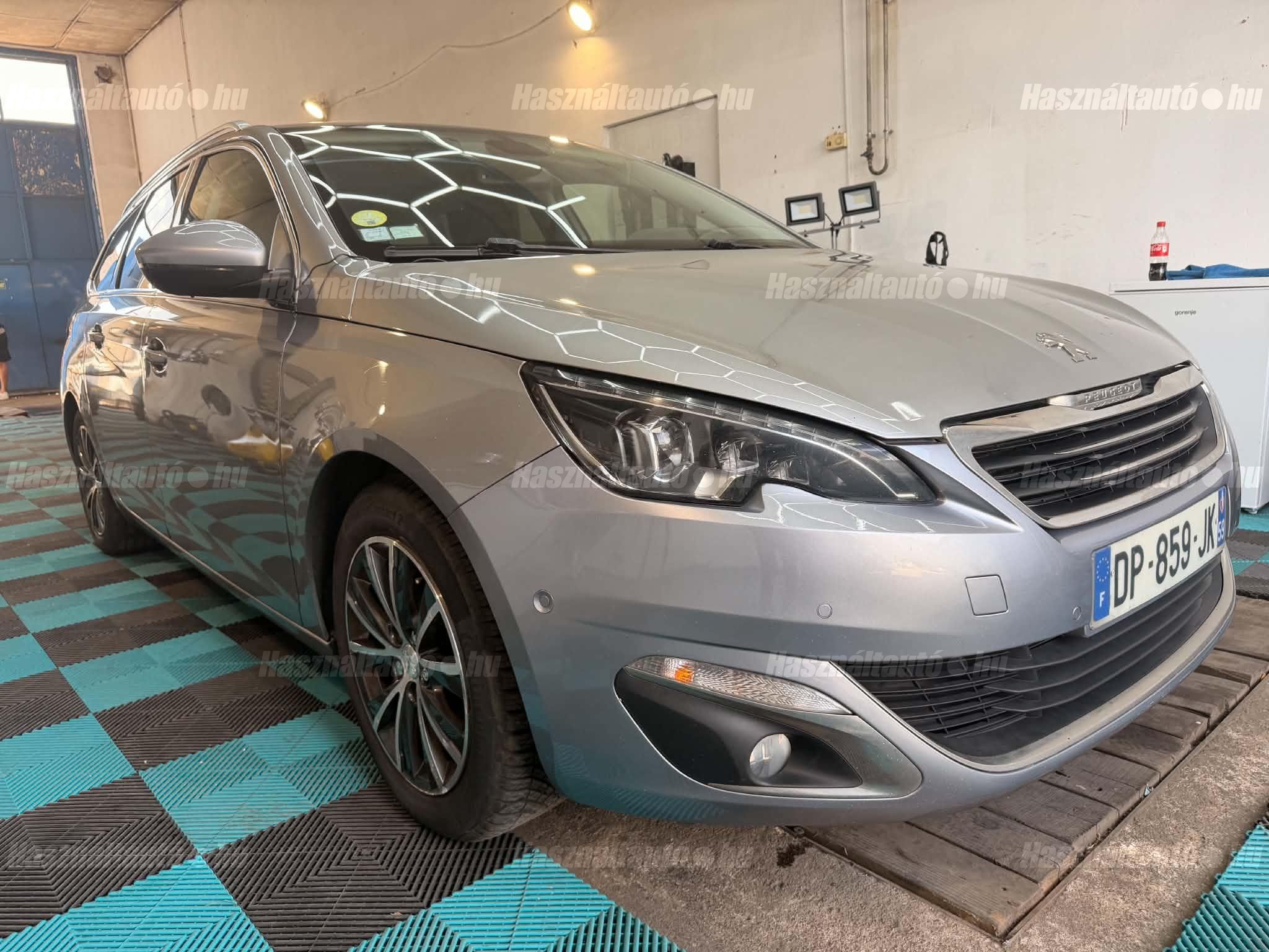 PEUGEOT 308 2015 - 1
