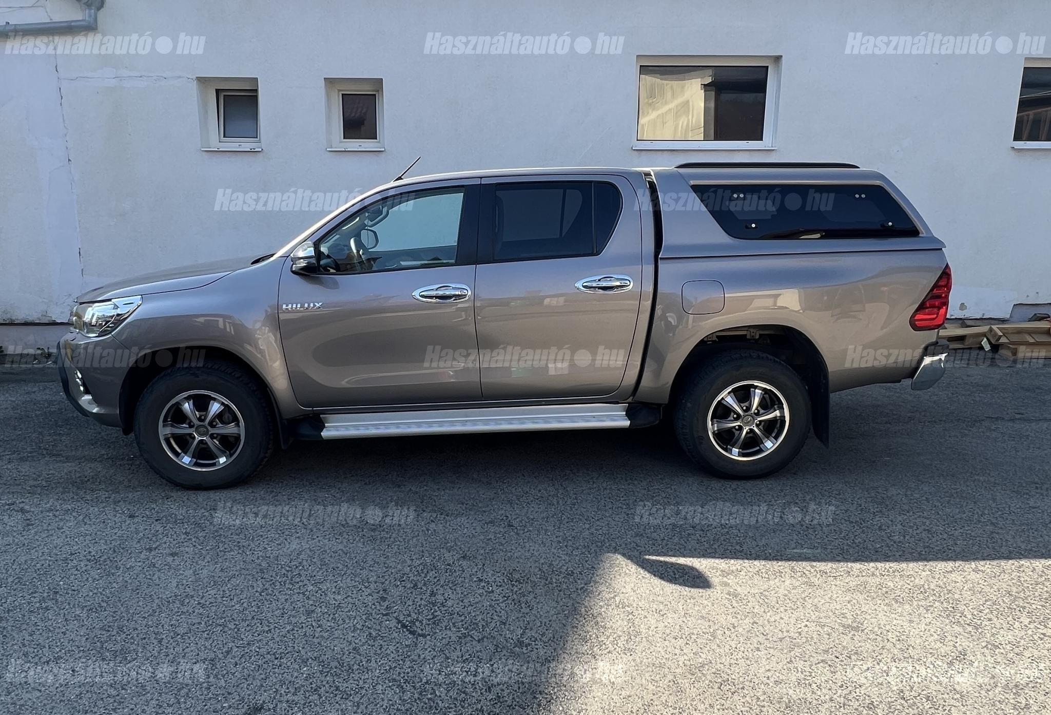 TOYOTA HILUX 2018/9 - 1