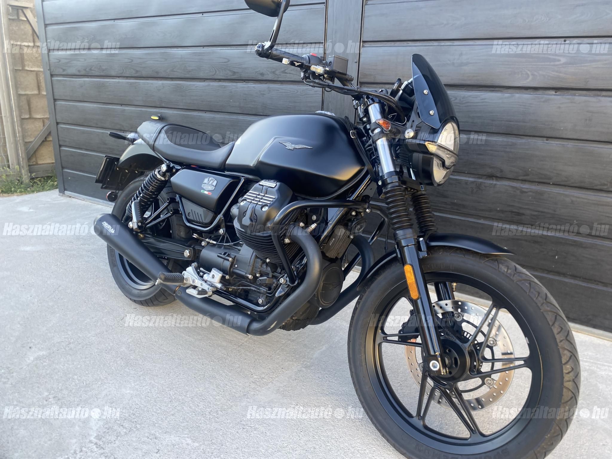 MOTO GUZZI V7 2021/10 - 1