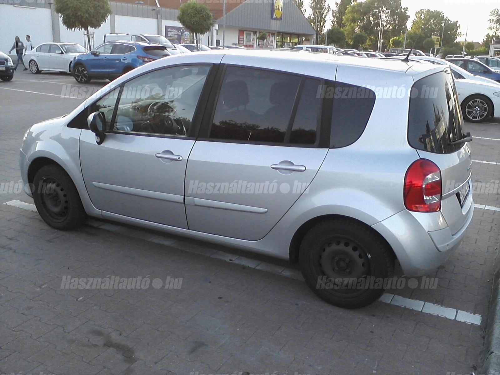 RENAULT GRAND MODUS 2008/5 - 1