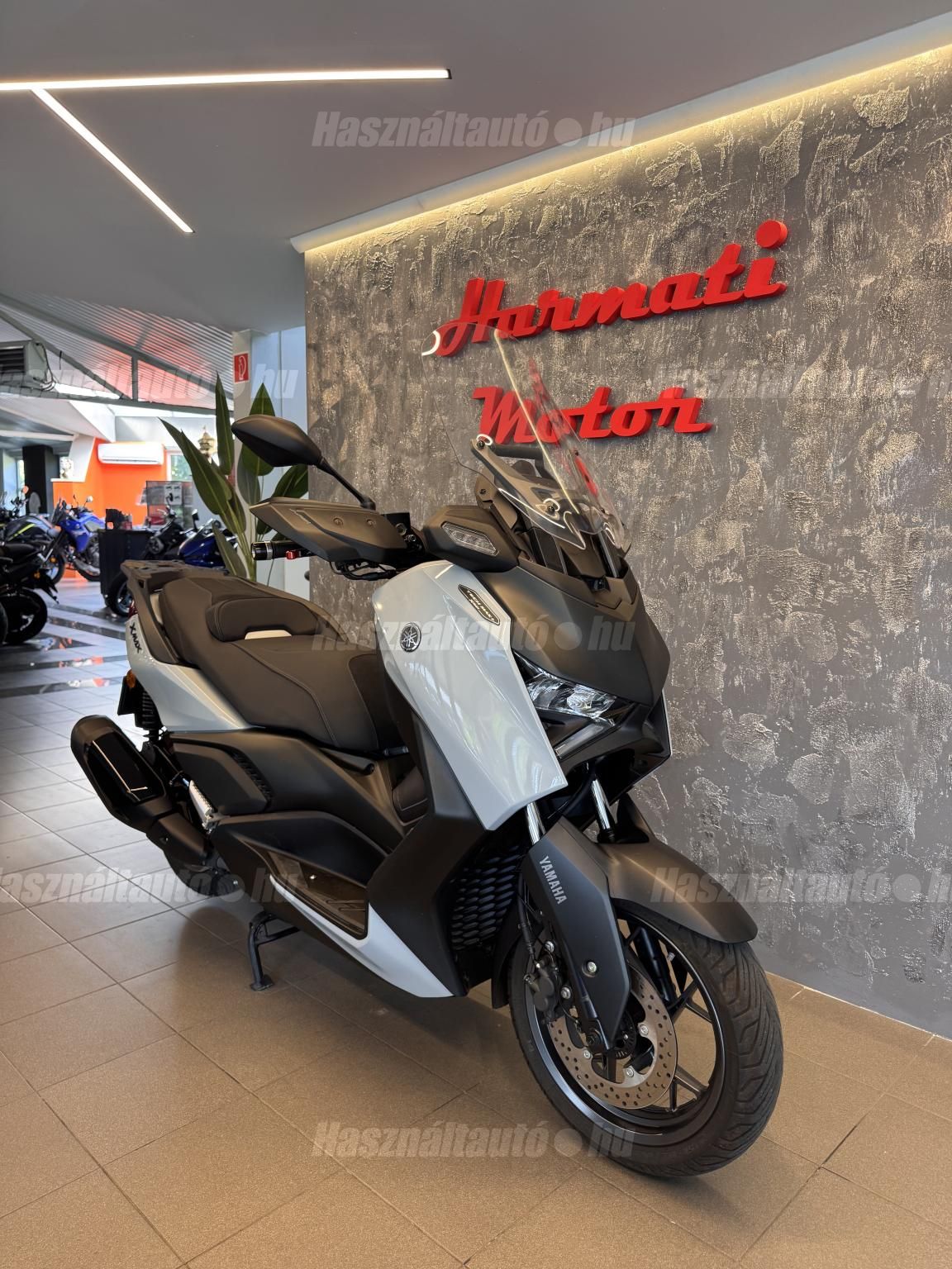 YAMAHA X-MAX 300 2025 - 1