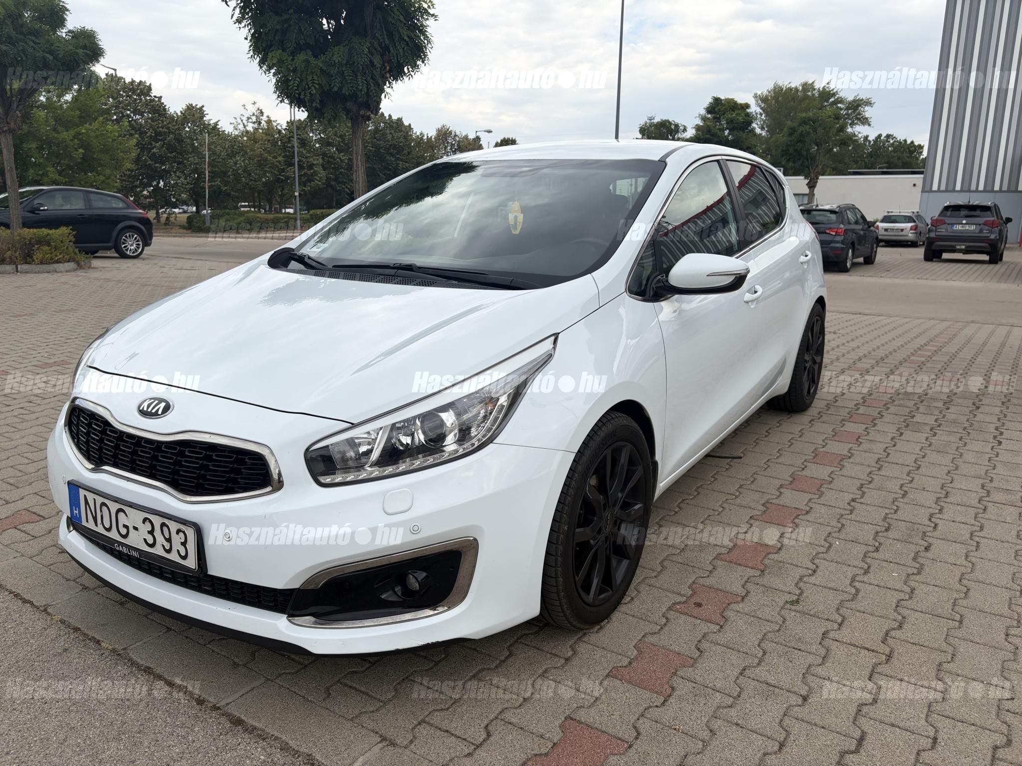 KIA CEE'D 2016/5 - 1