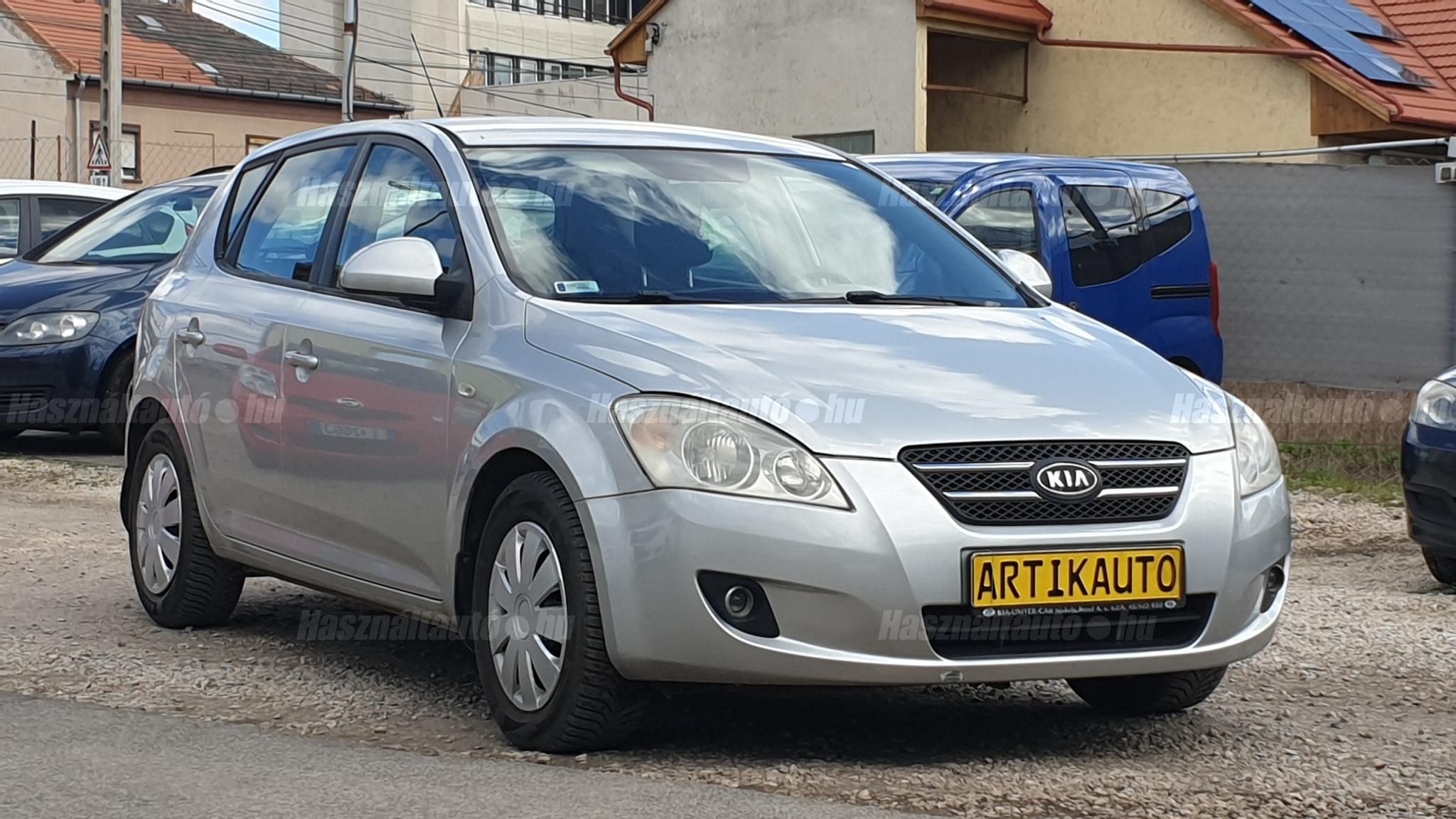 KIA CEE'D 2008/4 - 1
