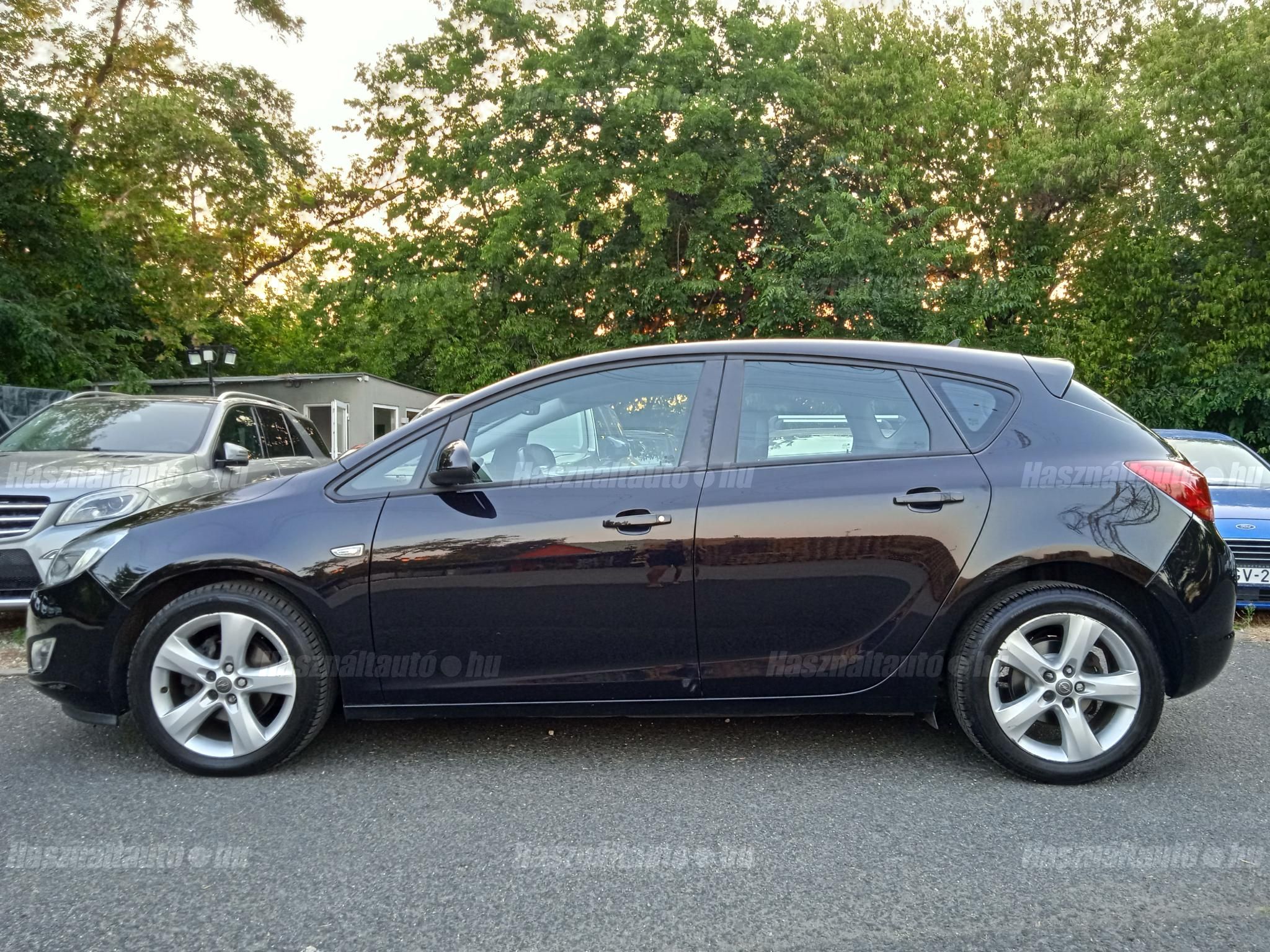 OPEL ASTRA J 2010/2 - 1