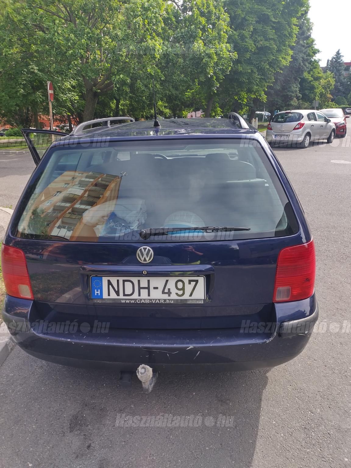 VOLKSWAGEN PASSAT 2000/5 - 1