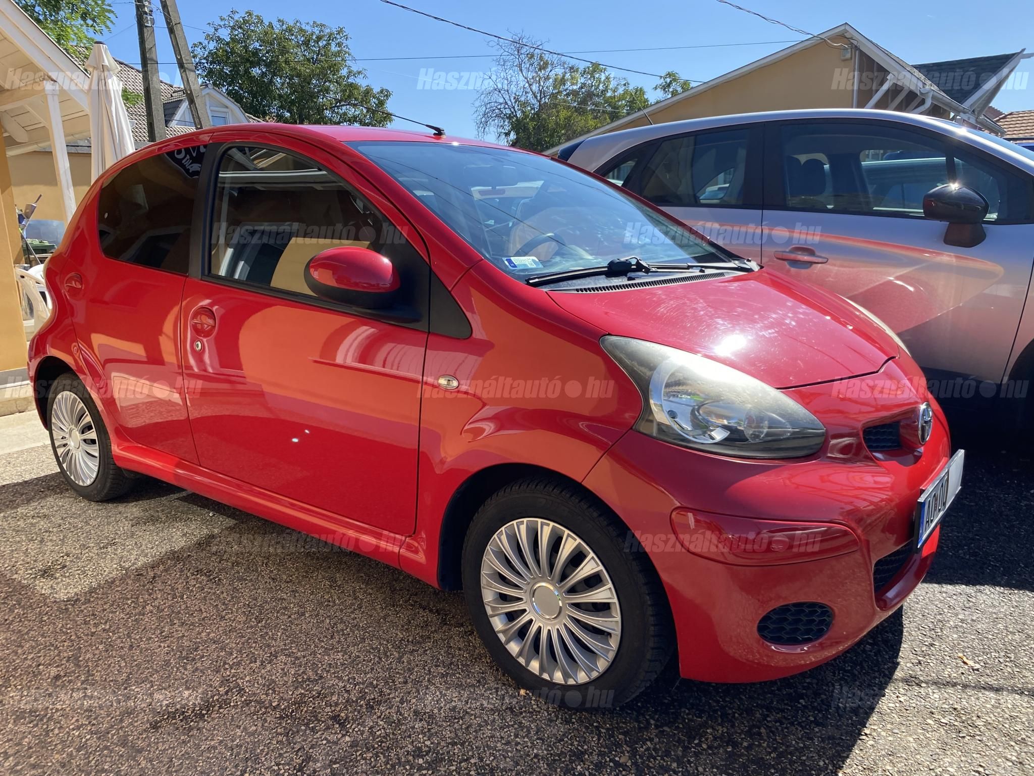 TOYOTA AYGO 2012 - 1