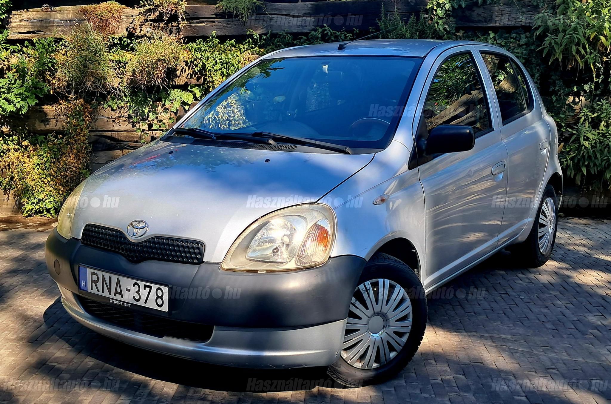 TOYOTA YARIS 2002/6 - 1