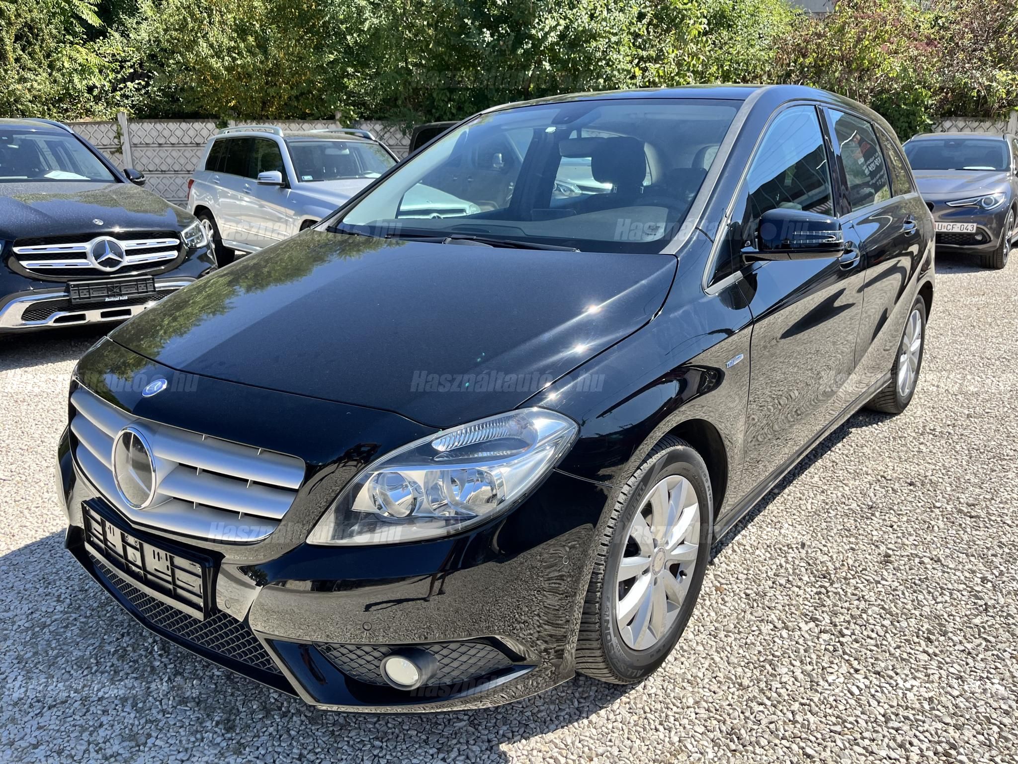 MERCEDES-BENZ B 180 2012/6 - 1