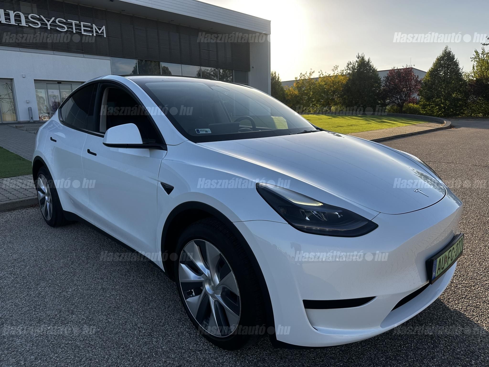 TESLA MODEL Y 2023/1 - 1