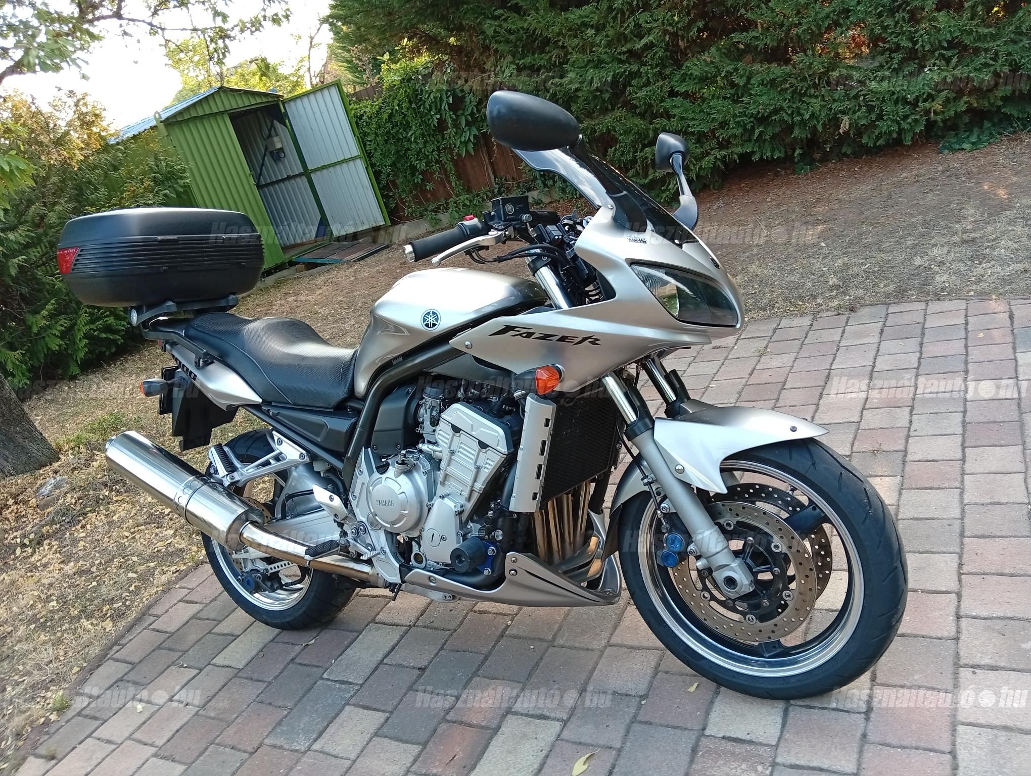 YAMAHA FZS 1000 (FAZER) 2003/5 - 1