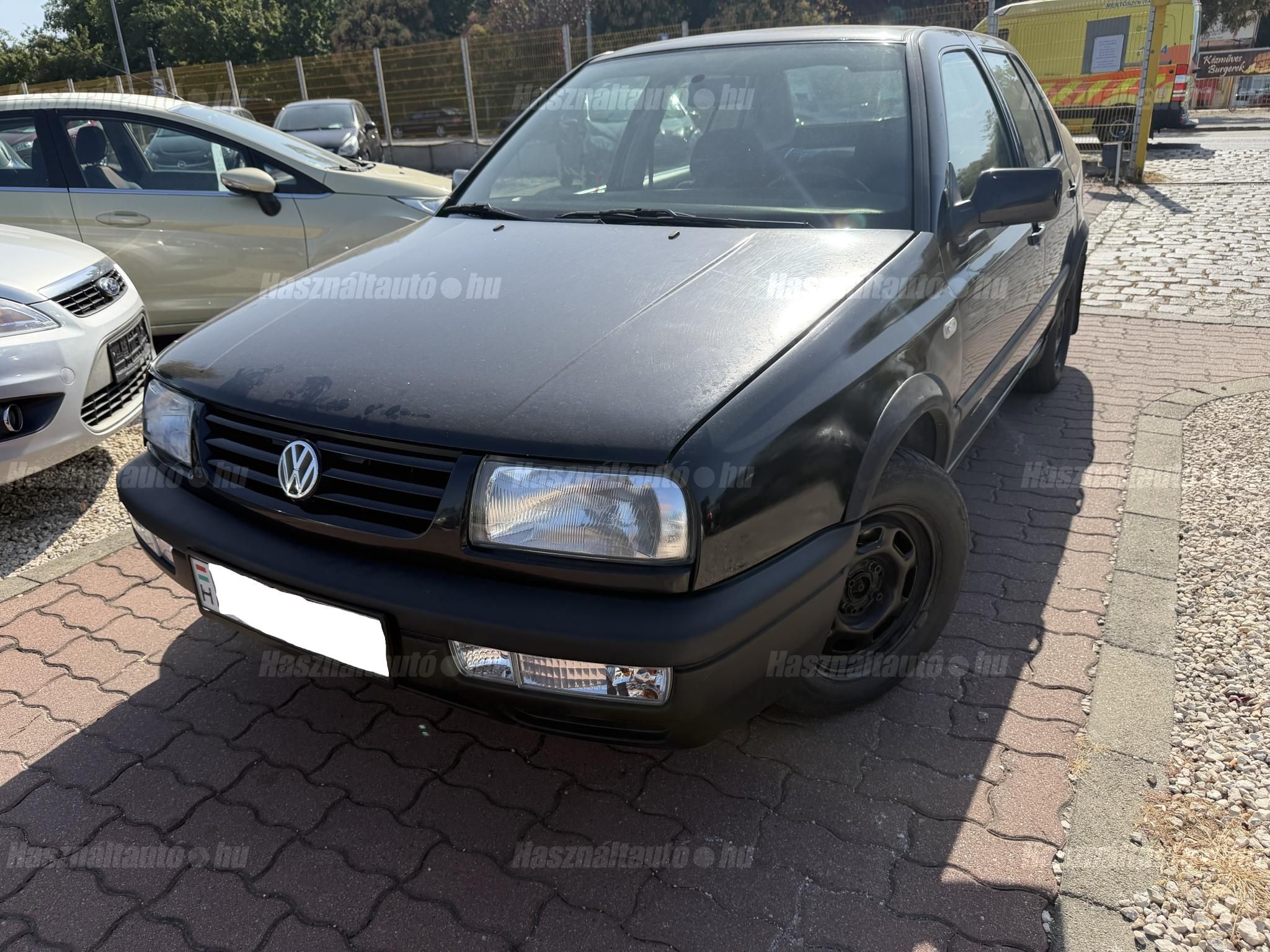 VOLKSWAGEN VENTO 1997/8 - 1