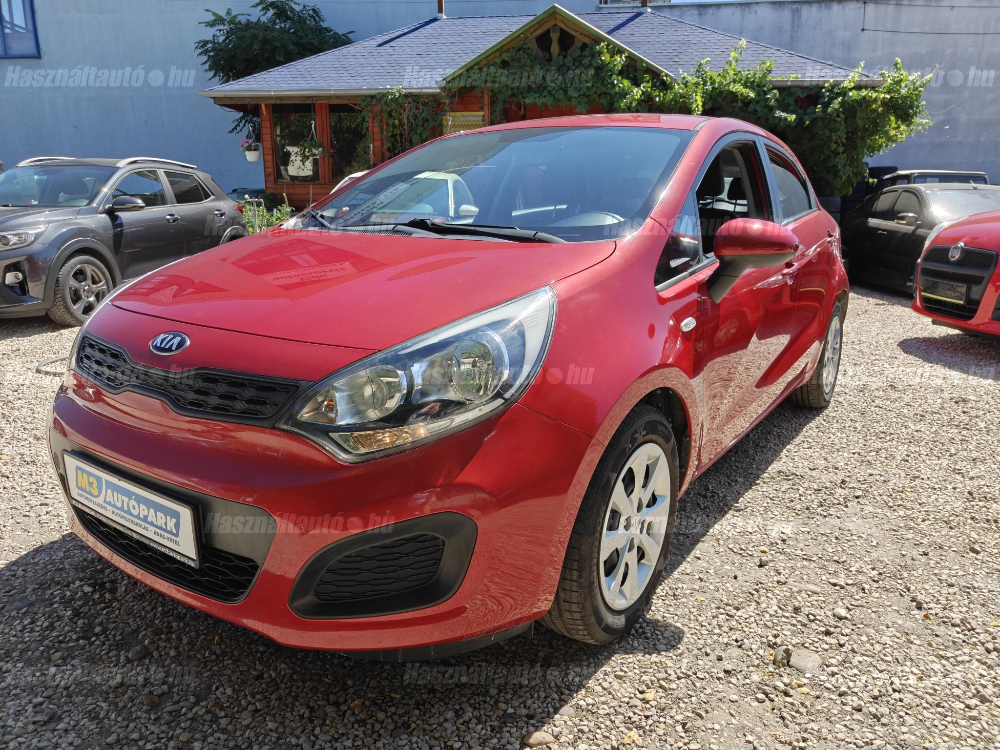 KIA RIO 2014/3 - 1