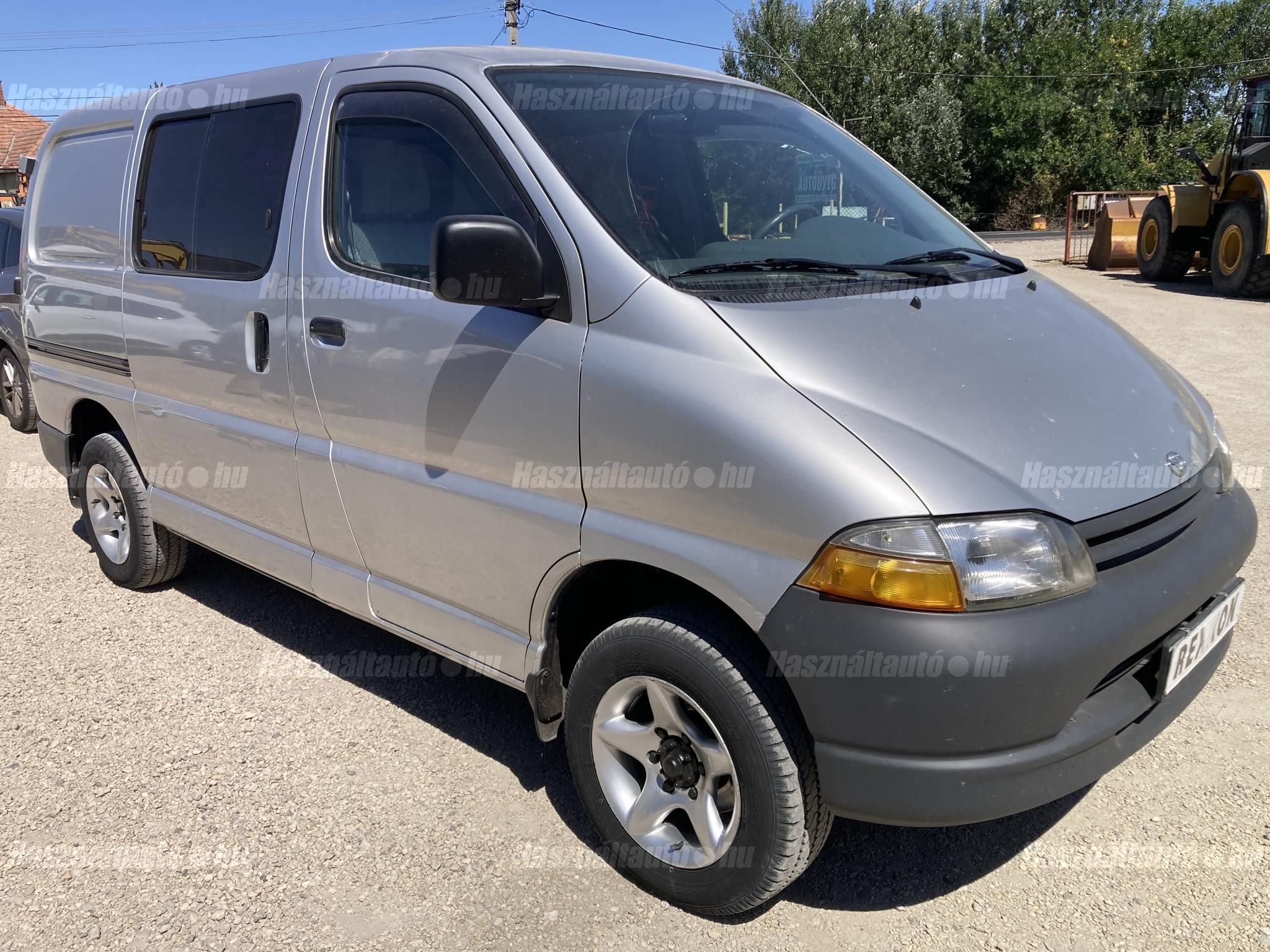 TOYOTA HIACE 2000/10 - 1