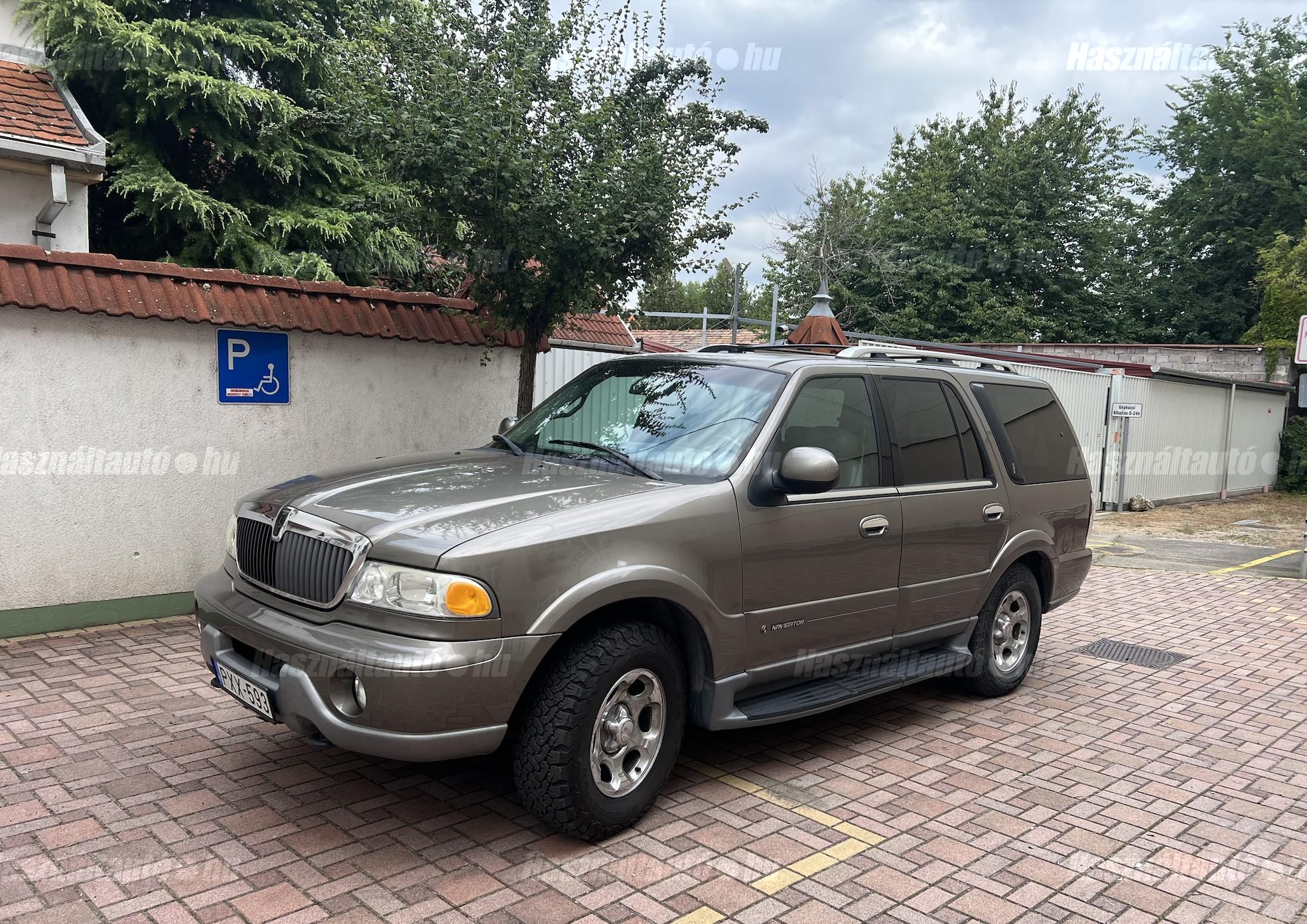 LINCOLN NAVIGATOR 2002/5 - 1
