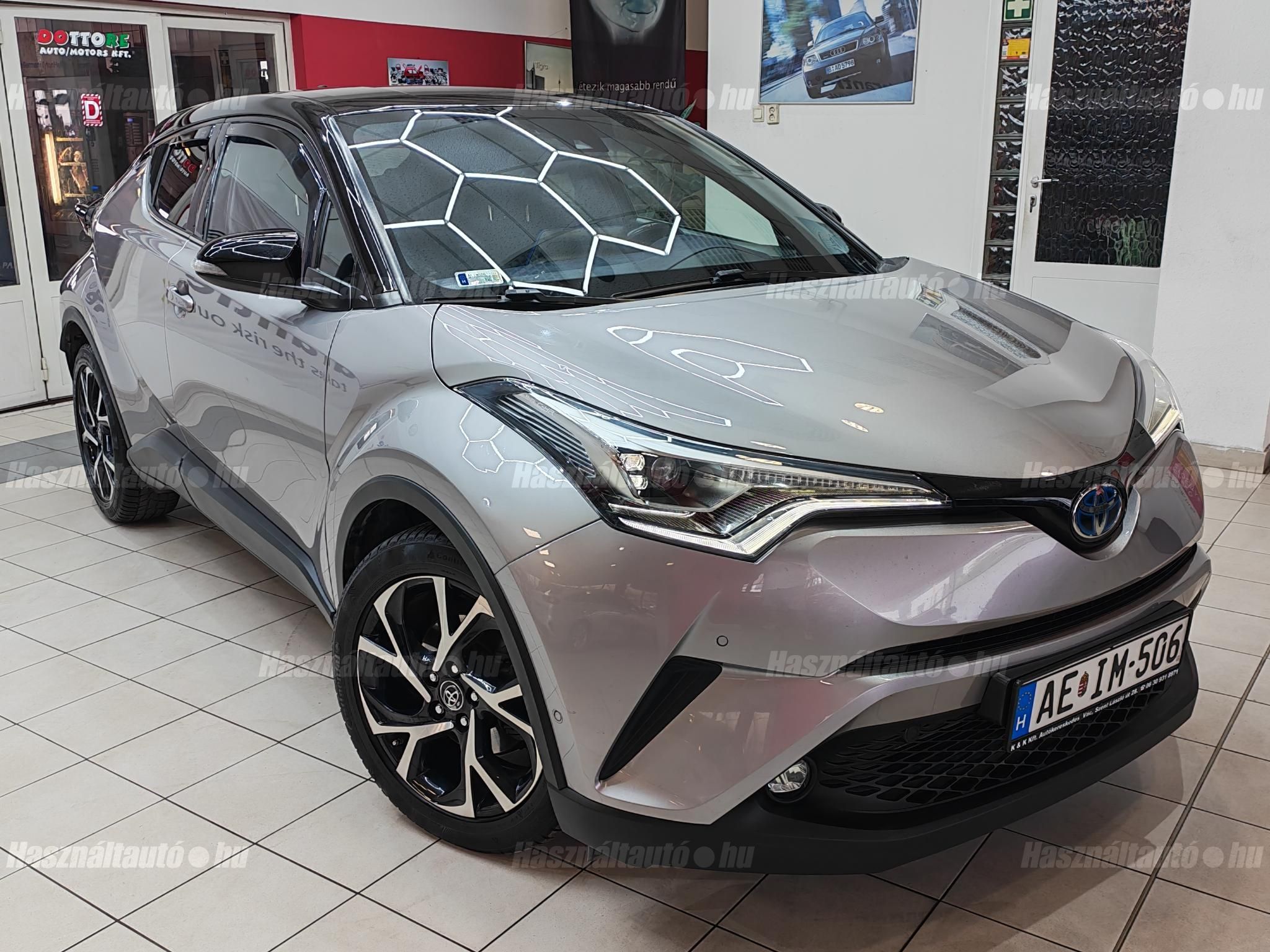 TOYOTA C-HR 2017/10 - 1