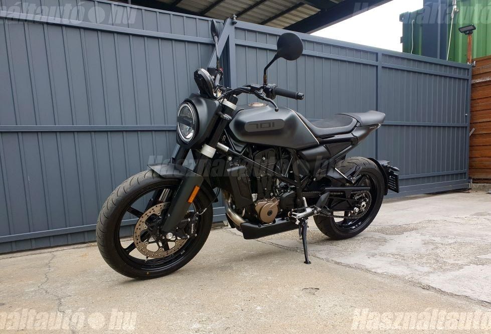HUSQVARNA SVARTPILEN 701 2019/12 - 1