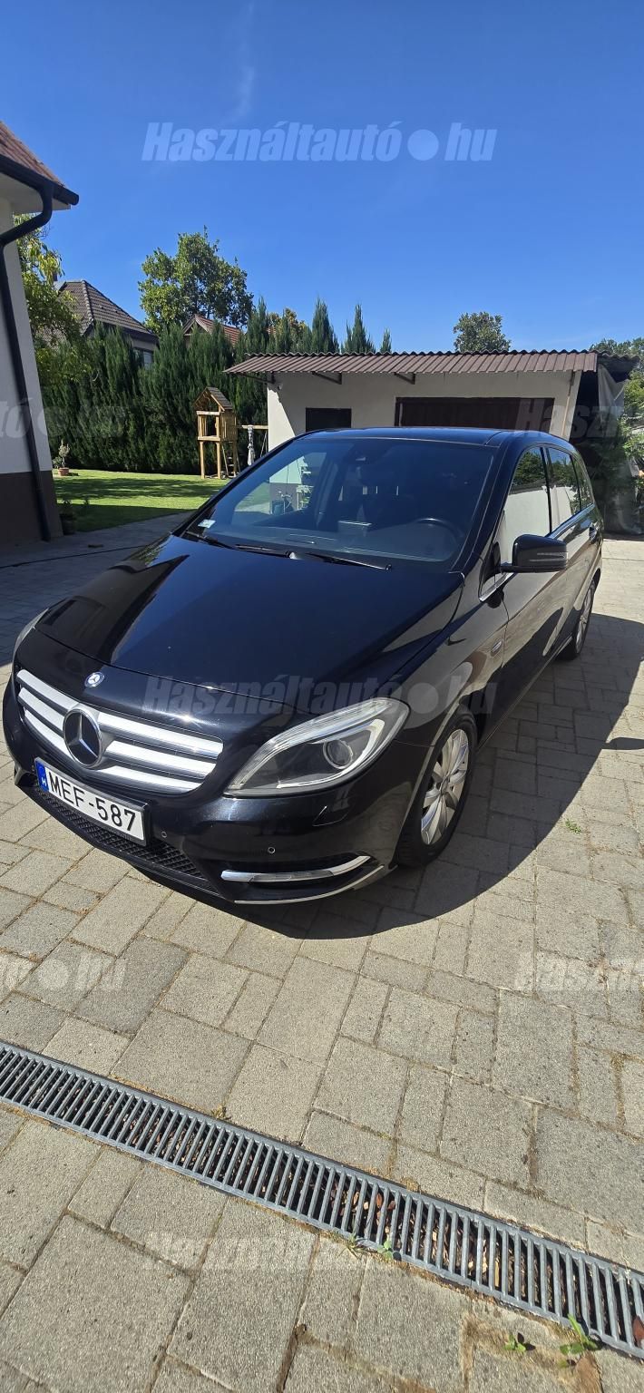 MERCEDES-BENZ B 200 2012/7 - 1