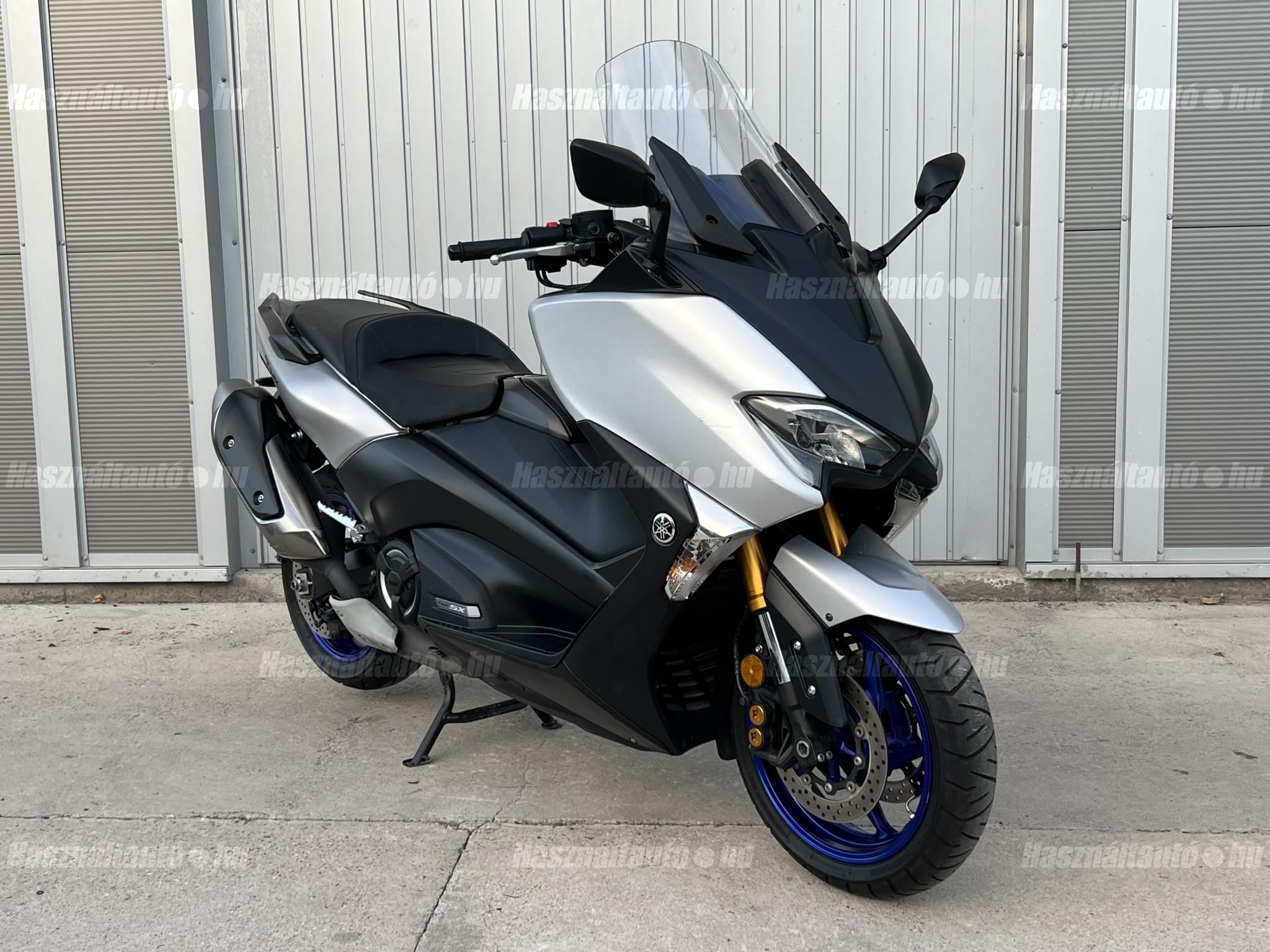 YAMAHA TMAX 2018/10 - 1