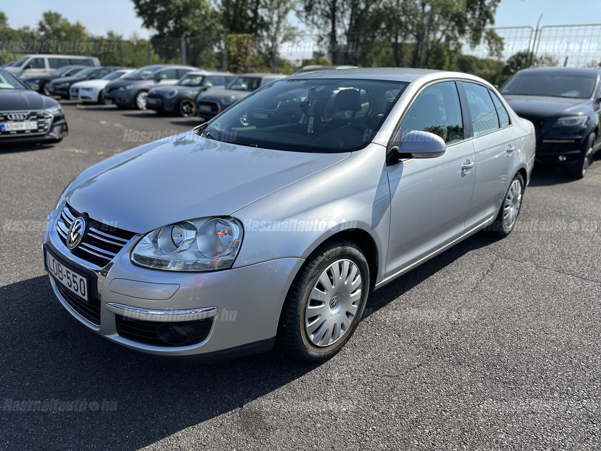 VOLKSWAGEN JETTA 2009/8 - 1