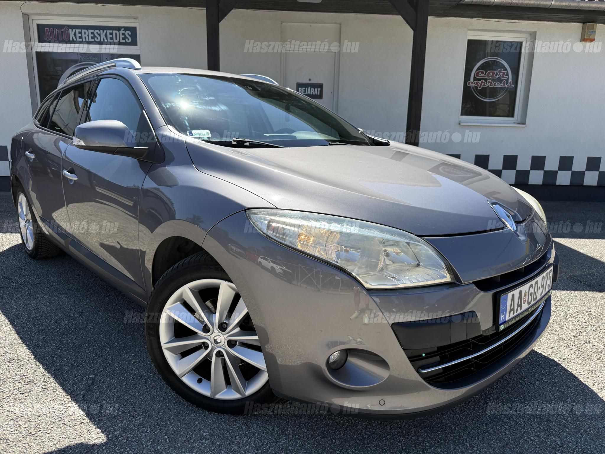 RENAULT MEGANE 2010/6 - 1