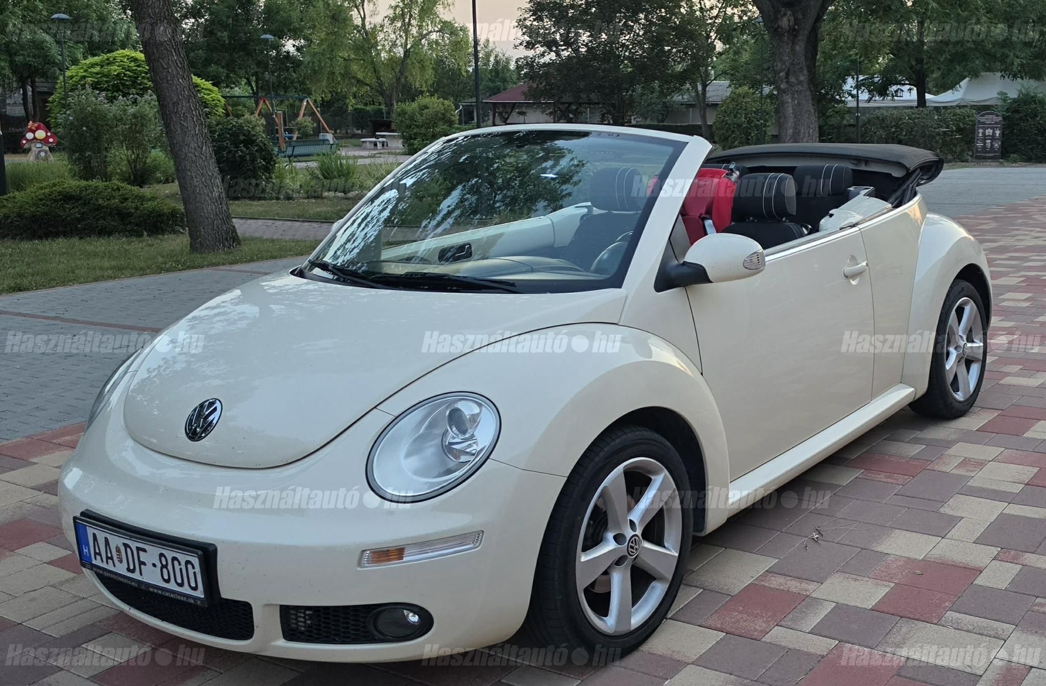 VOLKSWAGEN BEETLE 2010/7 - 1