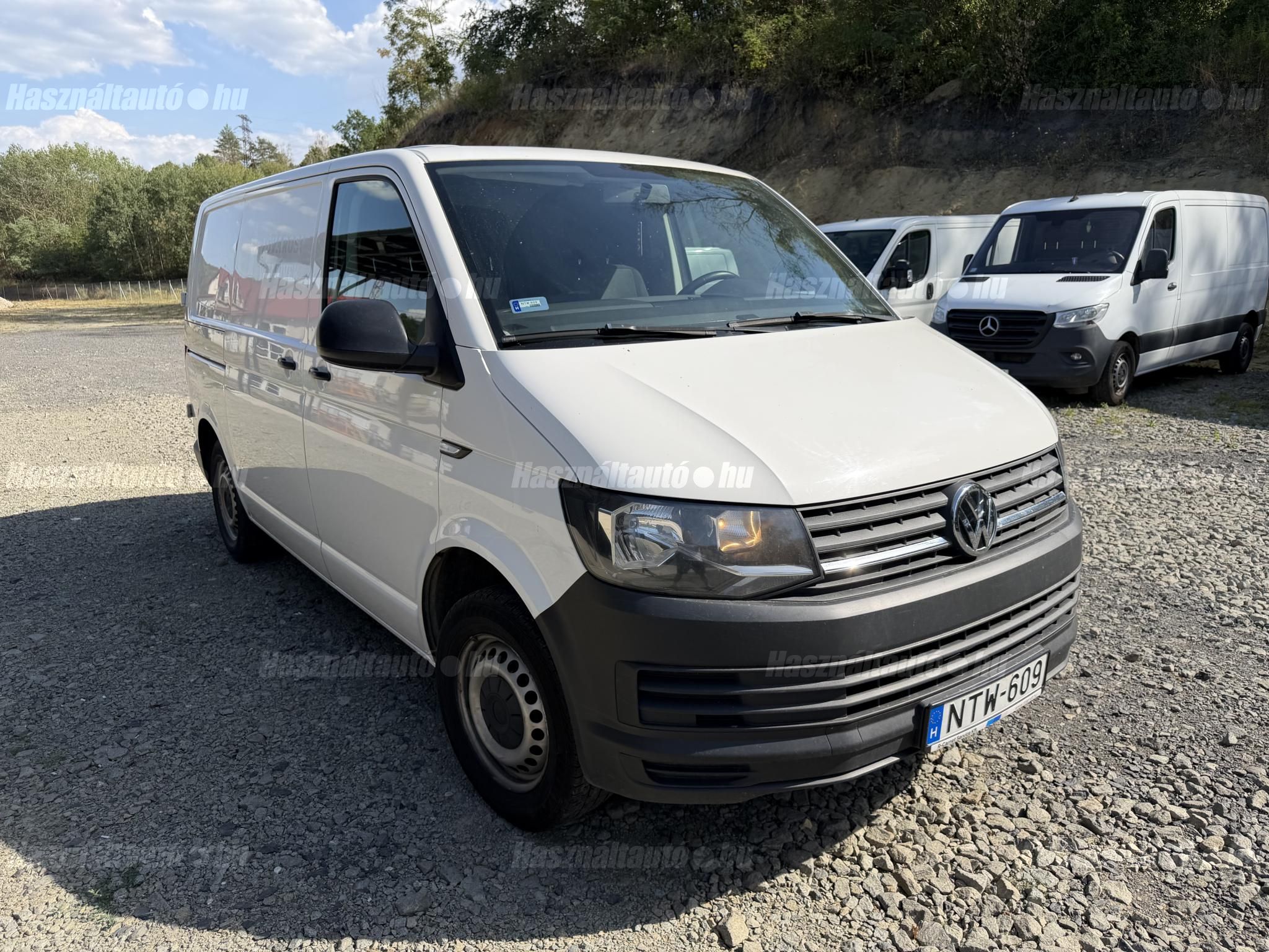 VOLKSWAGEN TRANSPORTER 2016/8 - 1